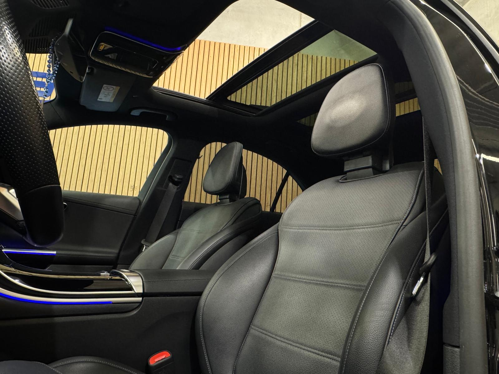 MERCEDES-BENZ C 300 4Matic AMG Line-image-25