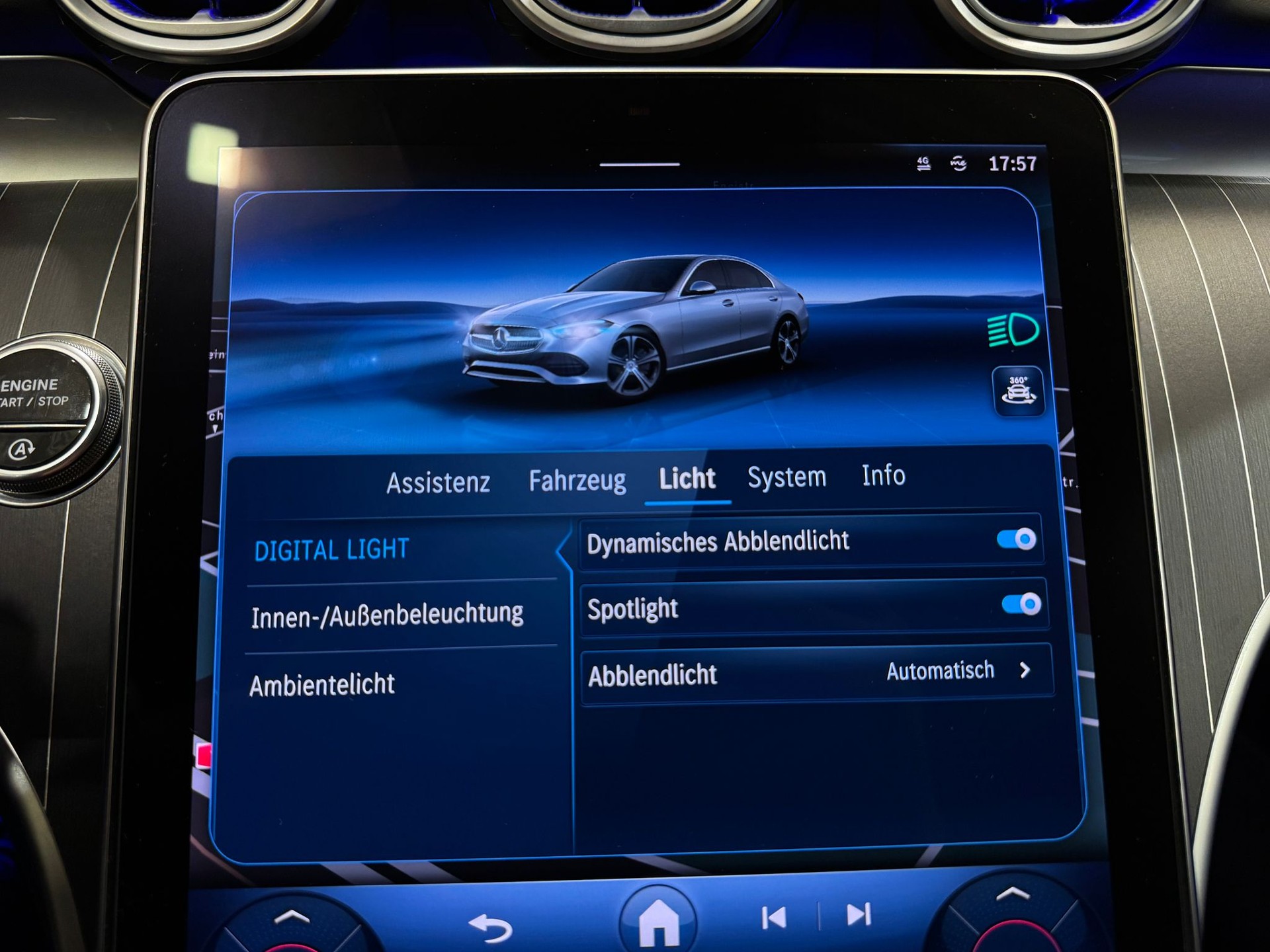 MERCEDES-BENZ C 300 4Matic AMG Line-image-18