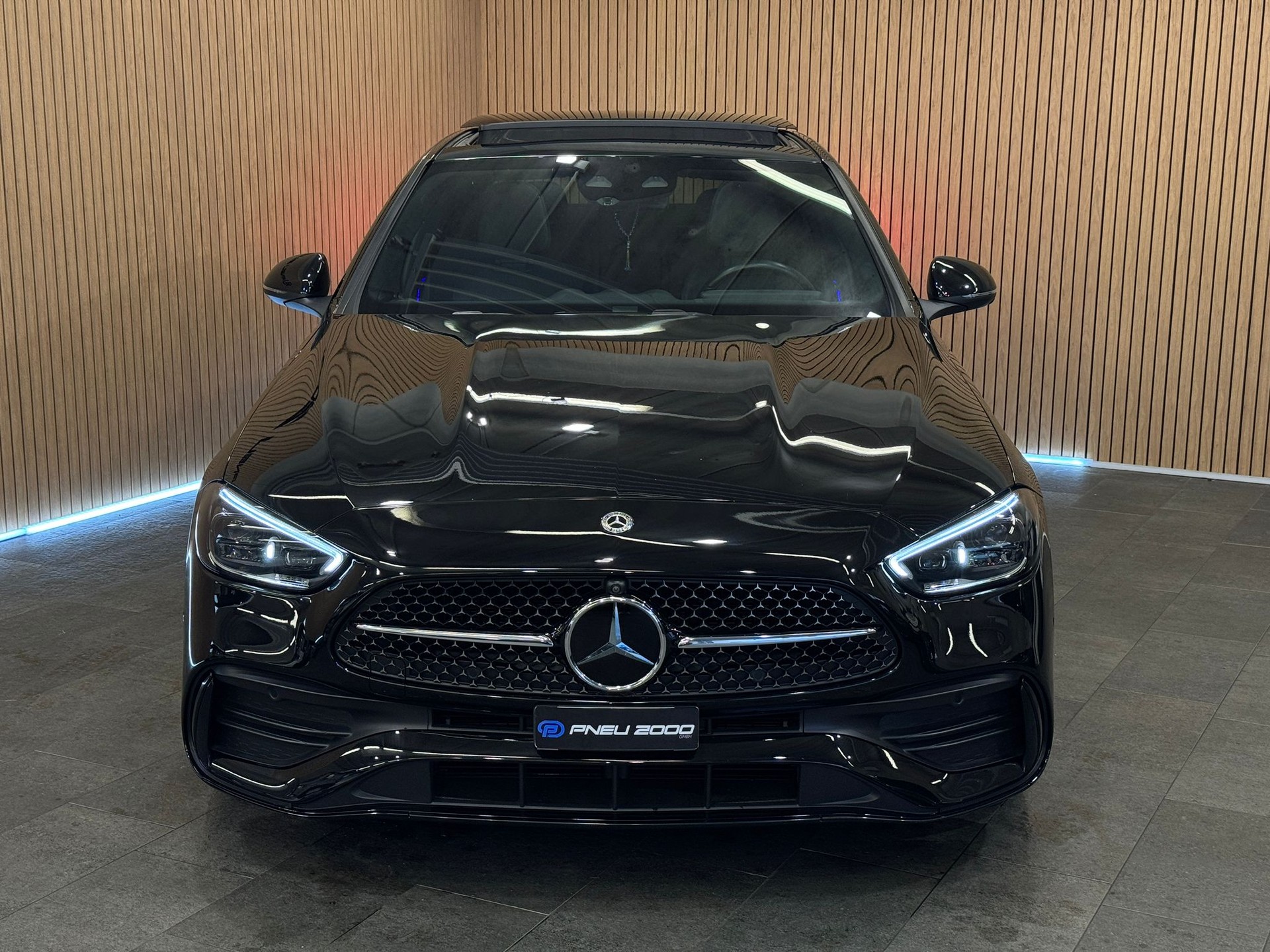 MERCEDES-BENZ C 300 4Matic AMG Line-showroom-element-1