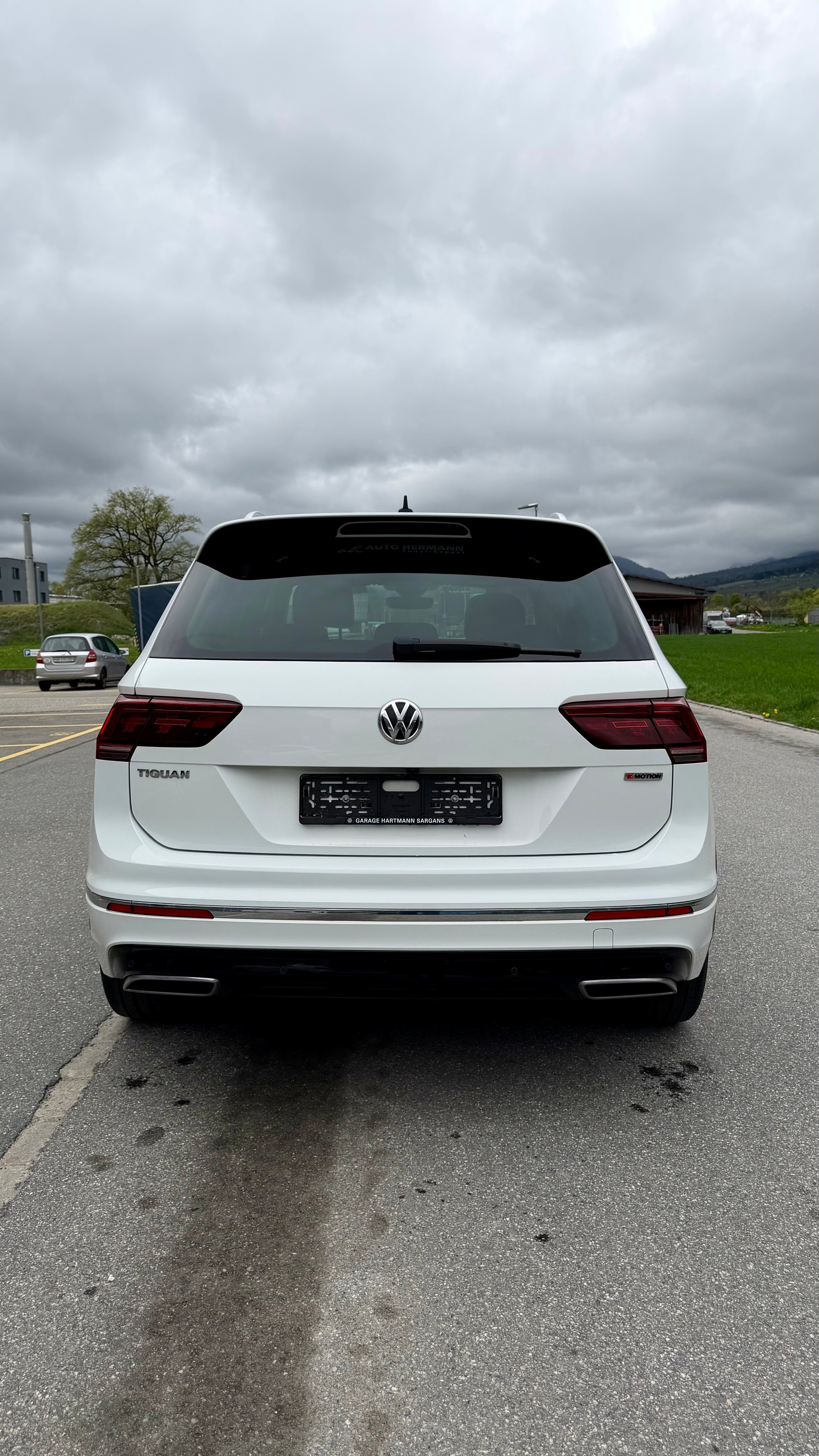 VW Tiguan 2.0TSI Highline 4Motion DSG-showroom-element-3