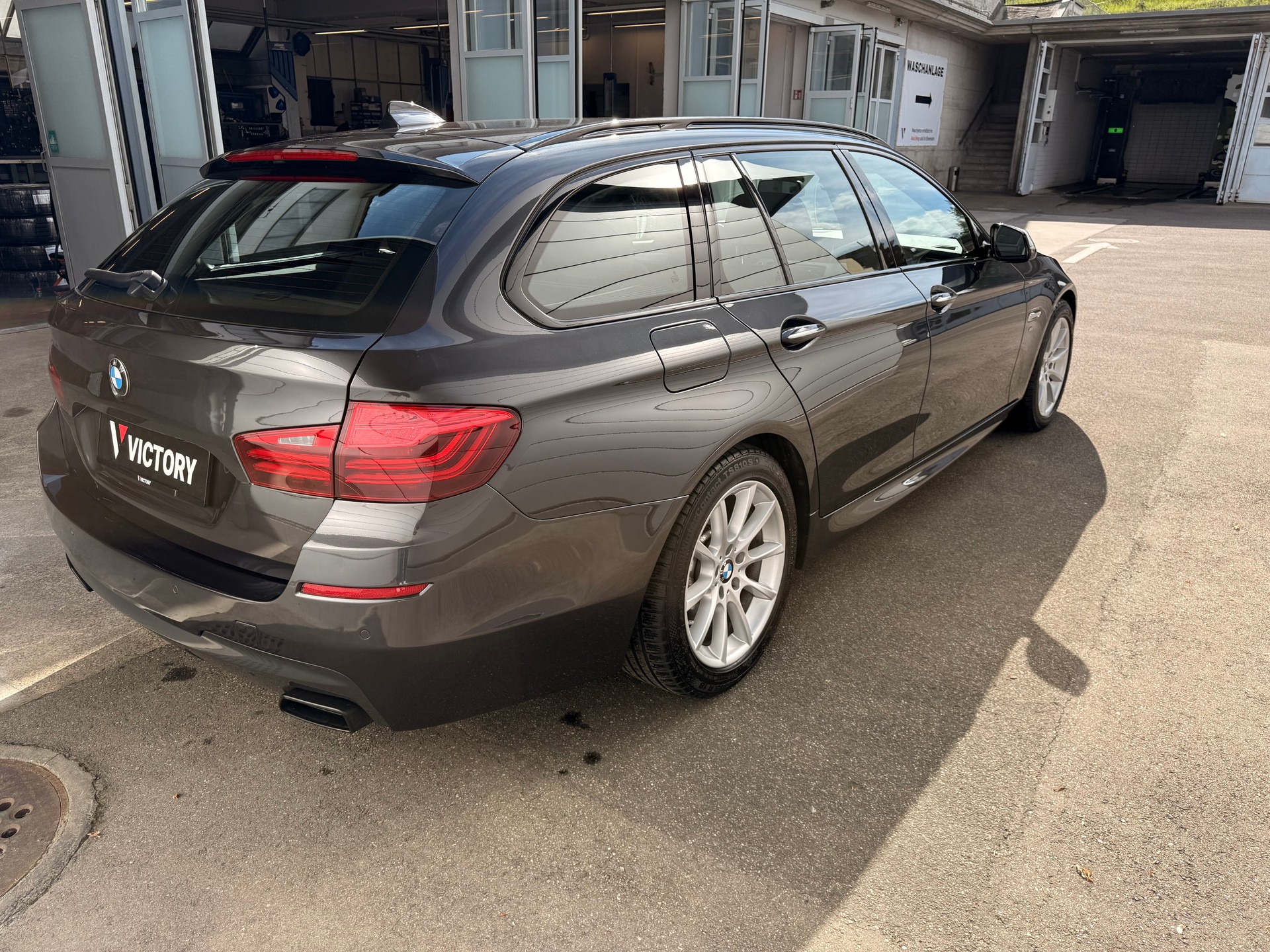 BMW M550d Touring xDrive Steptronic-image-5