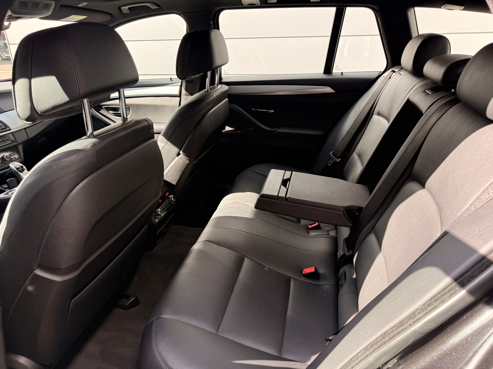 BMW M550d Touring xDrive Steptronic-image-7