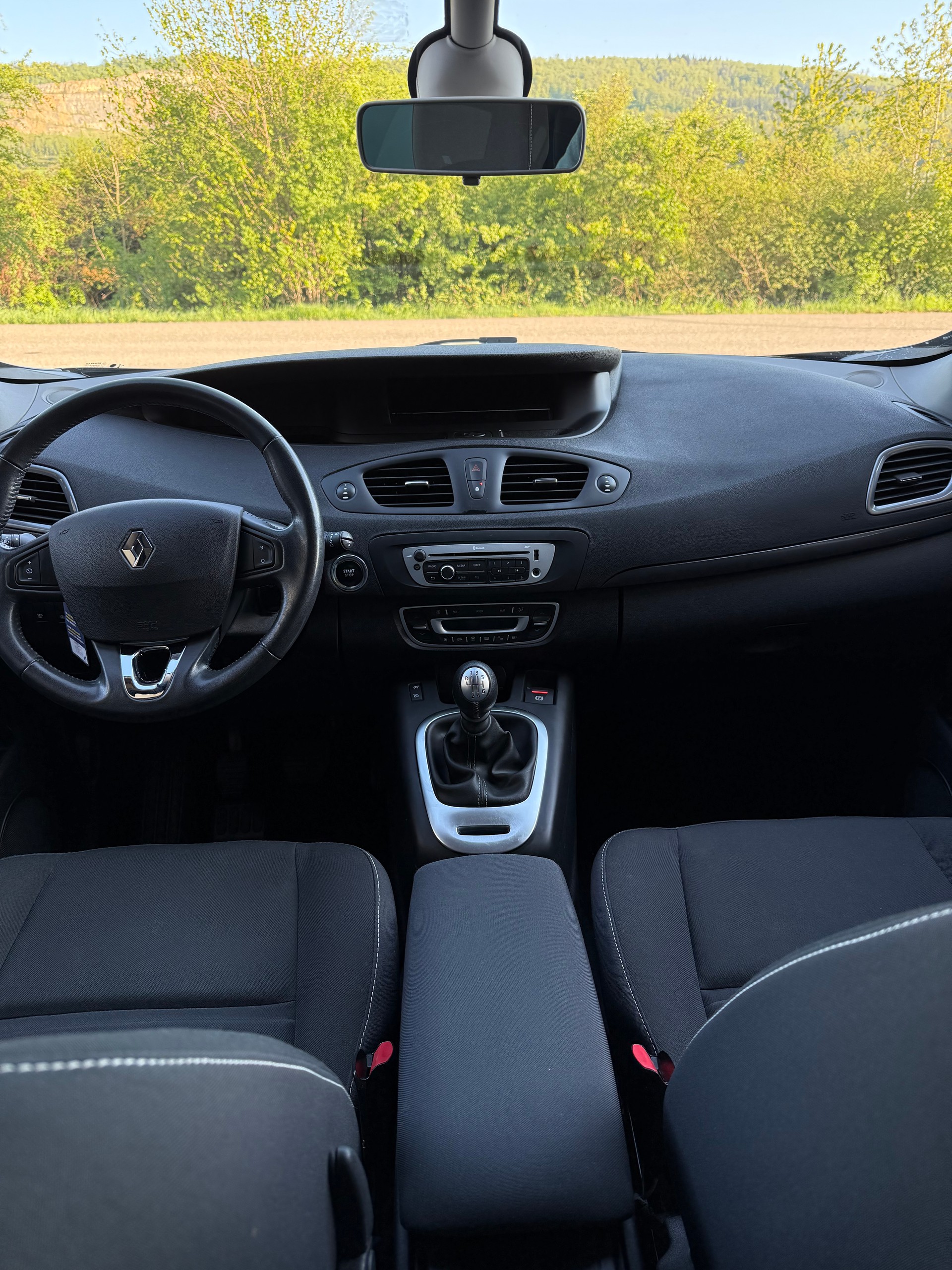 RENAULT Scénic 1.5 dCi Expression-image-11