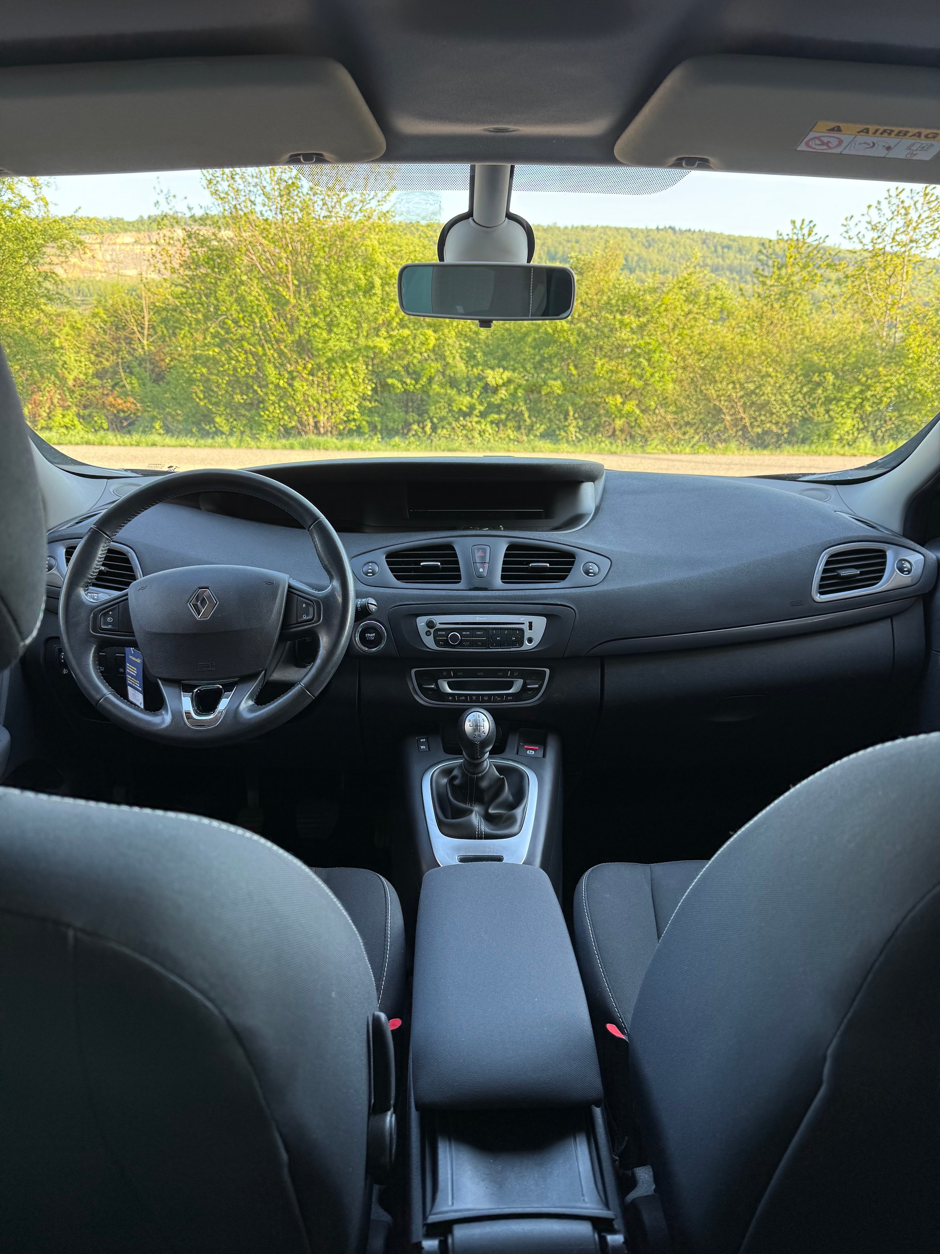 RENAULT Scénic 1.5 dCi Expression-image-12
