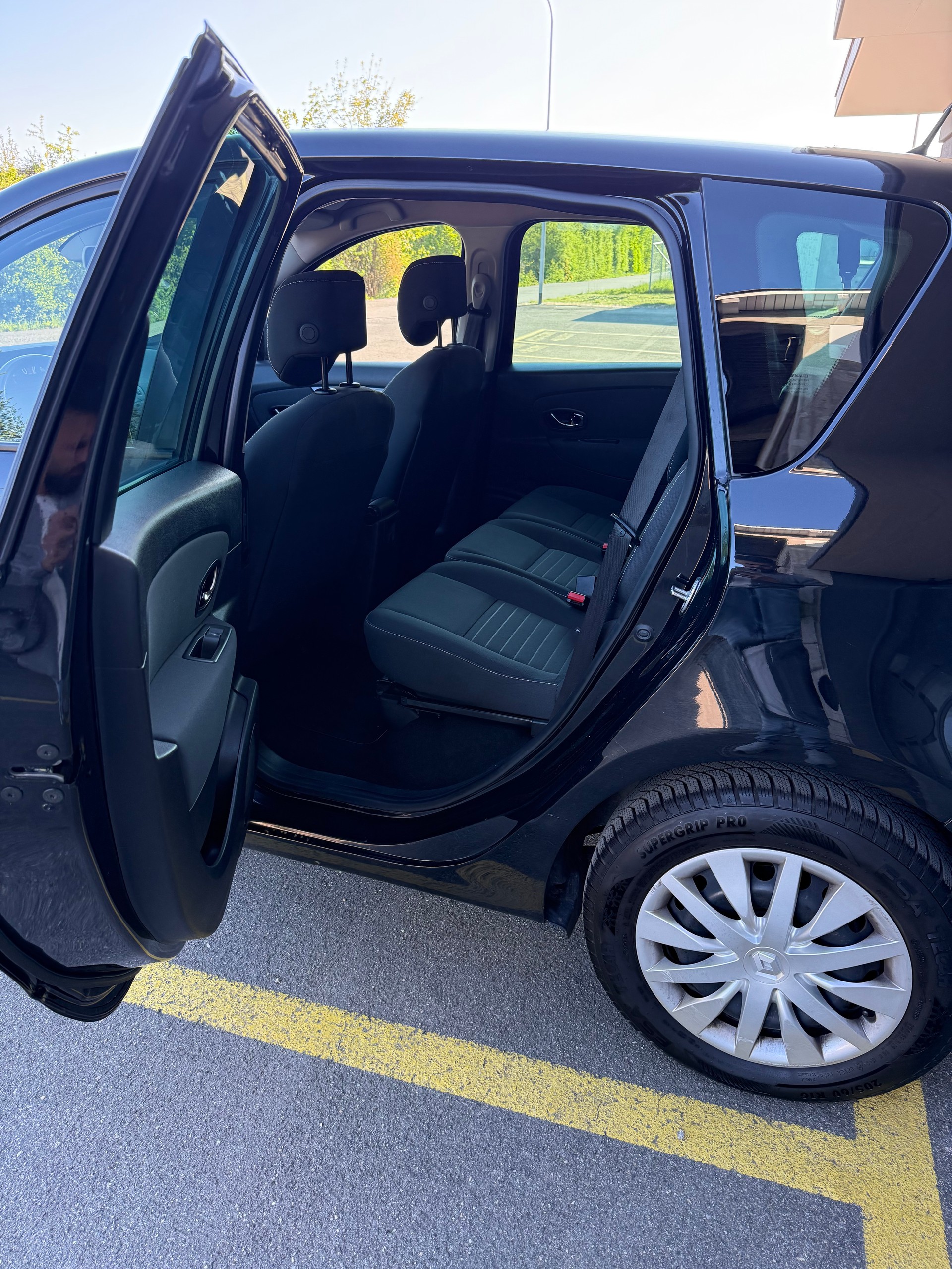 RENAULT Scénic 1.5 dCi Expression-image-9