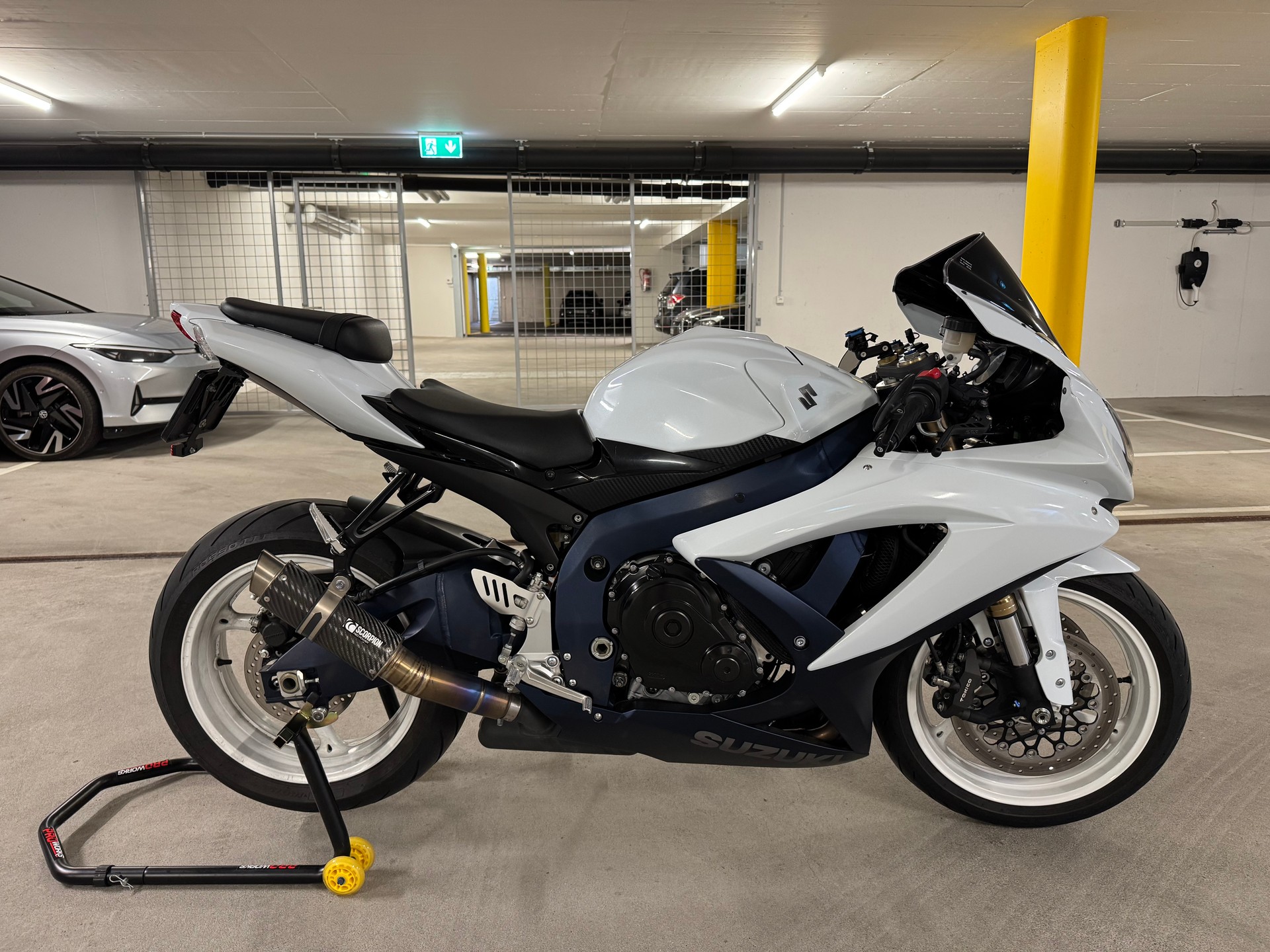 SUZUKI GSX-R 600 U L0