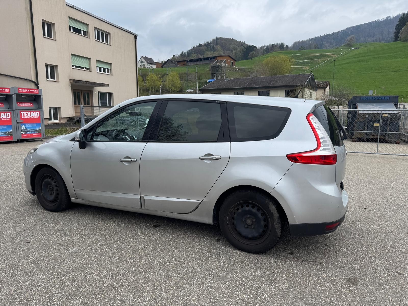 RENAULT Grand Scénic 1.9 dCi Expression-image-4