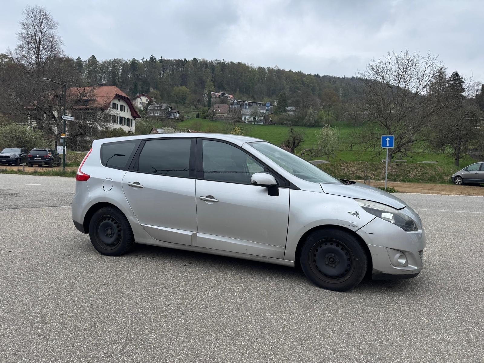 RENAULT Grand Scénic 1.9 dCi Expression-image-2