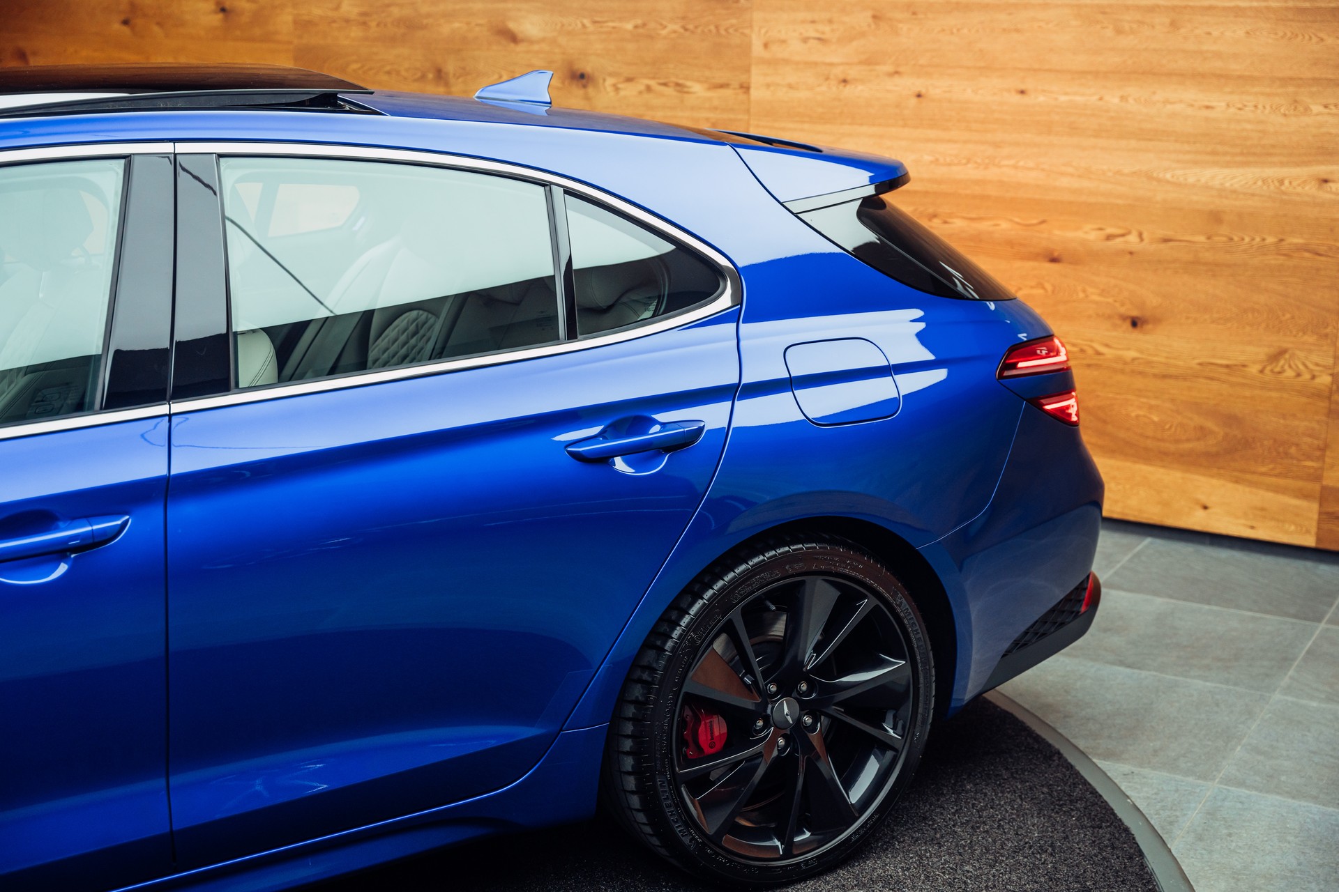 GENESIS G70 Shooting Brake 2.2 CRDI Sport AT8 AWD-image-18