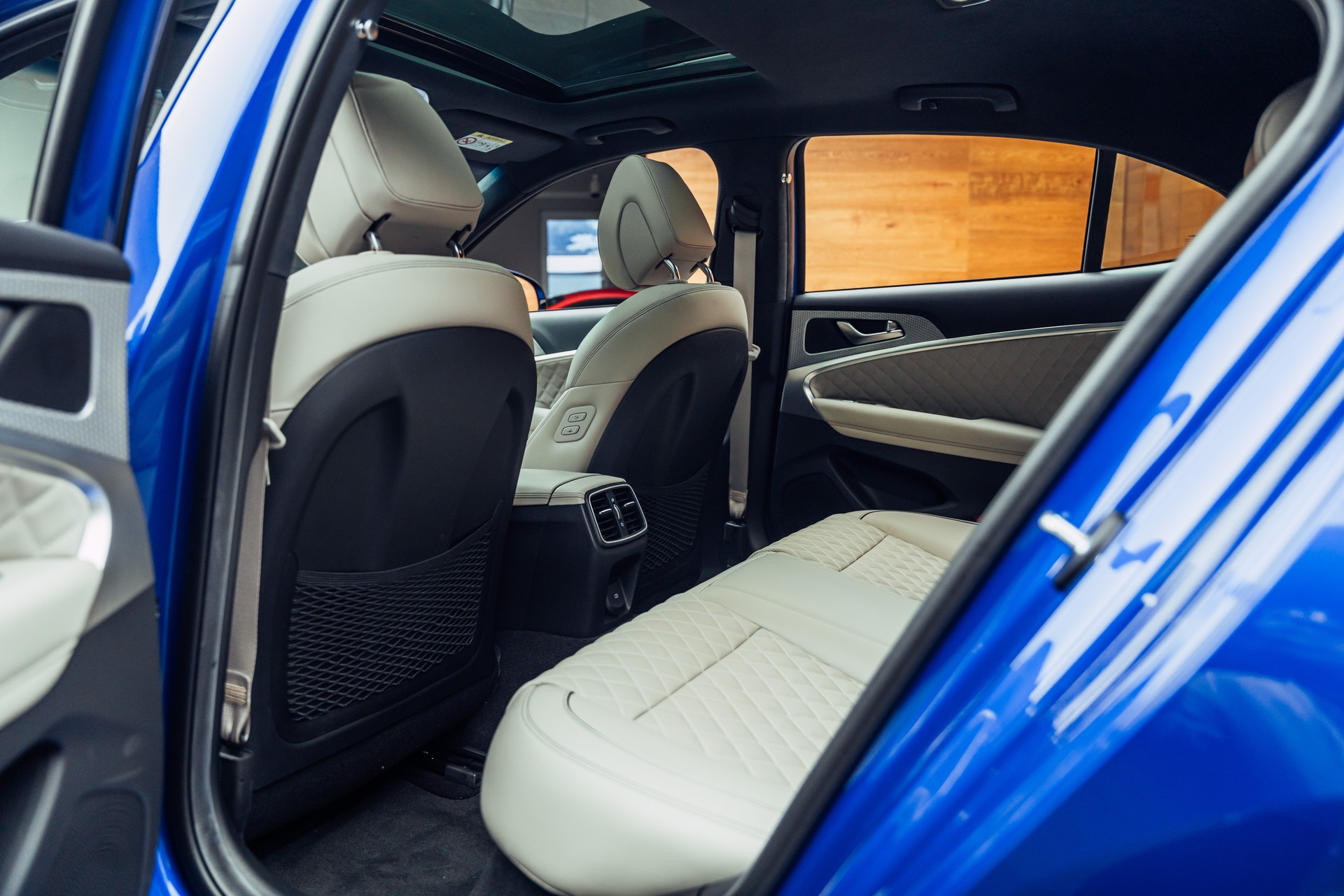 GENESIS G70 Shooting Brake 2.2 CRDI Sport AT8 AWD-image-9