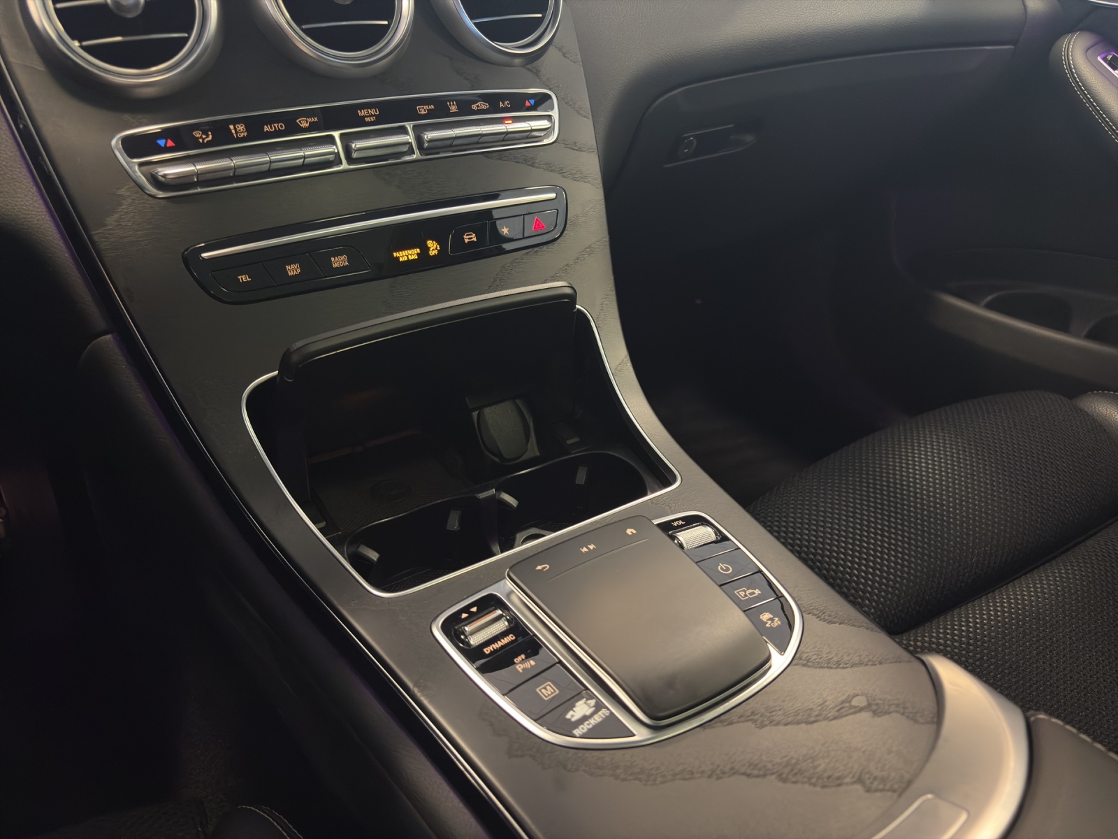 MERCEDES-BENZ GLC 300 e Off-Road 4Matic-image-14