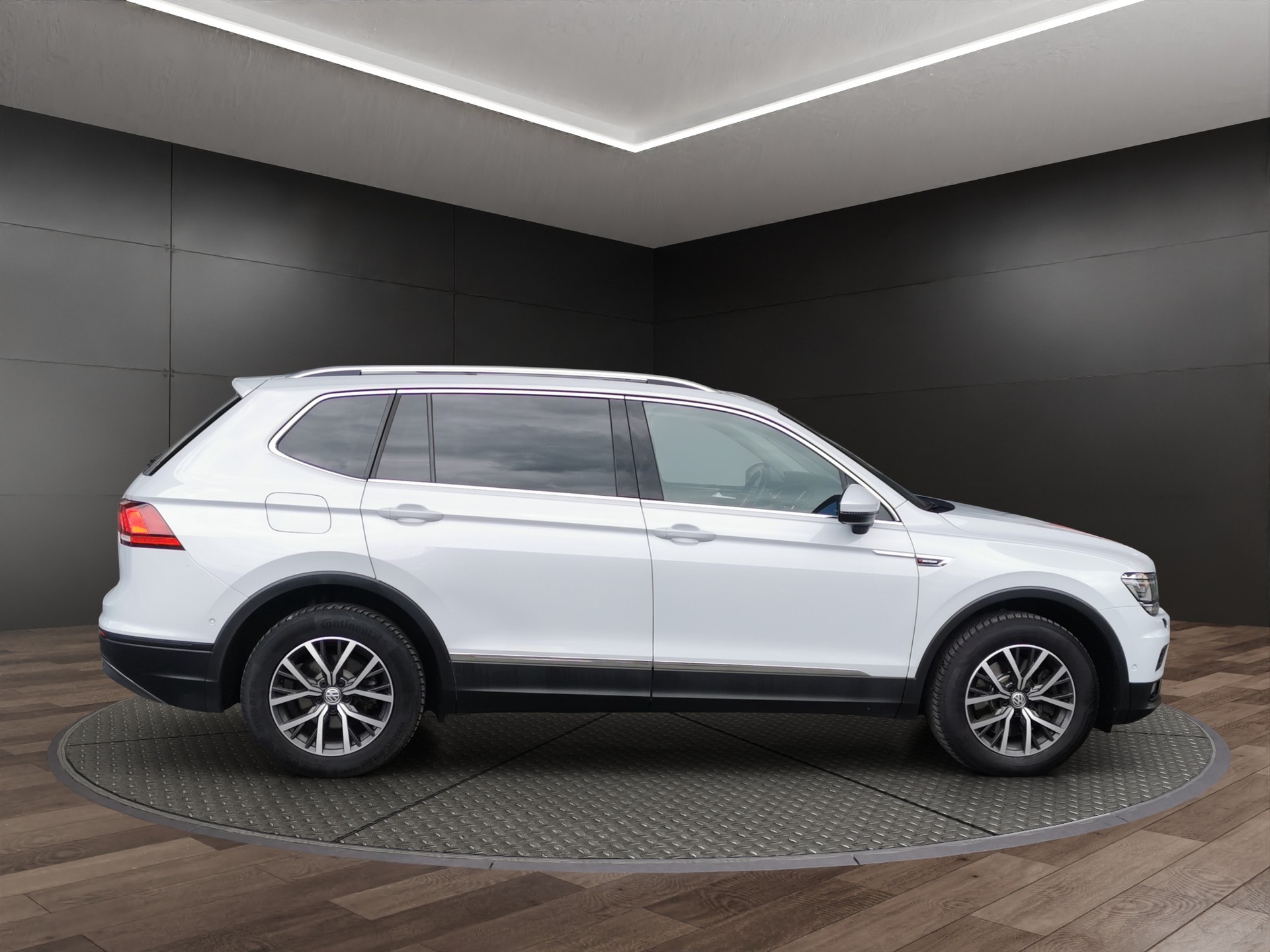VW Tiguan Allspace 2.0TSI Comfortline 4Motion DSG-image-4