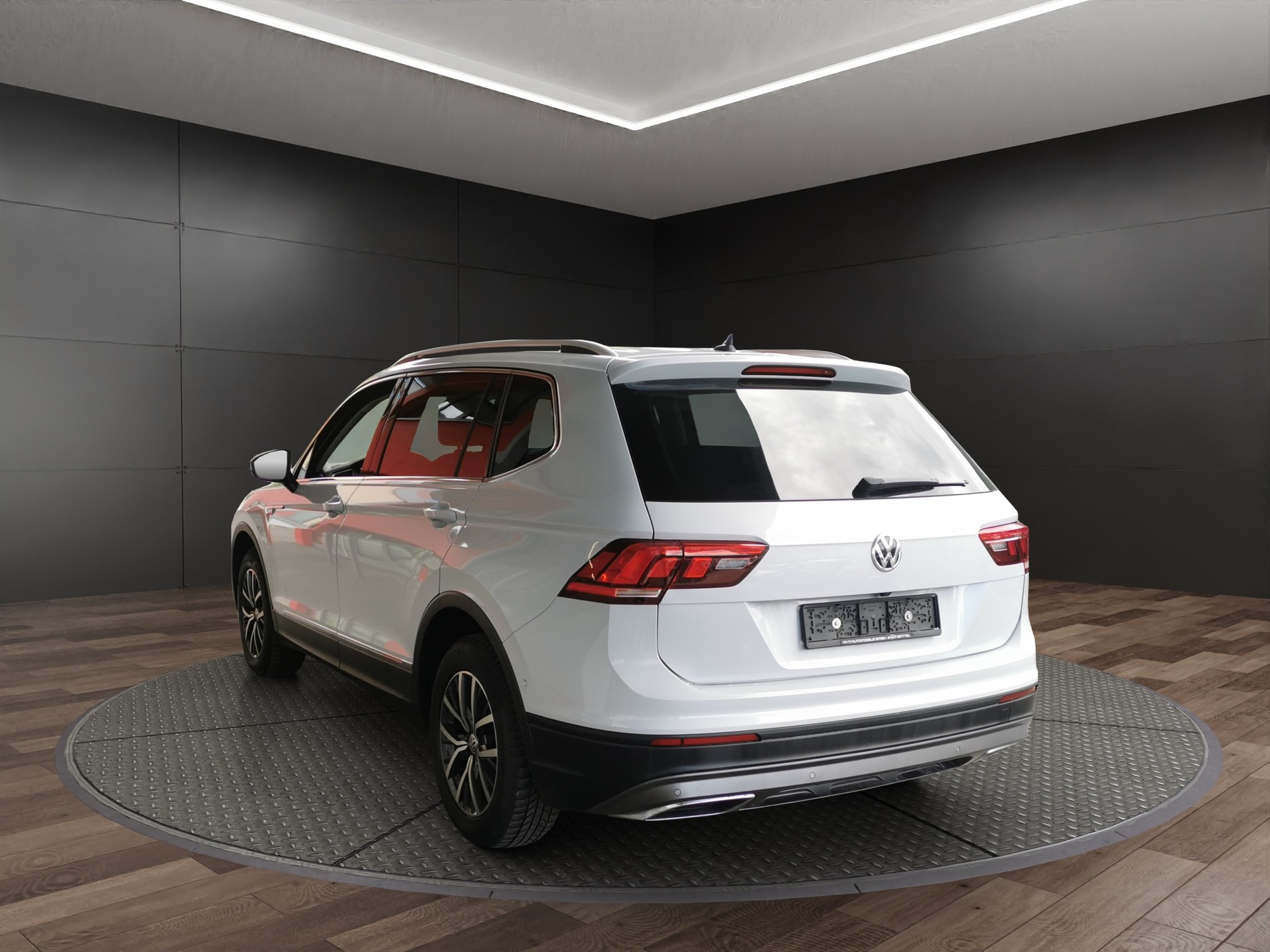 VW Tiguan Allspace 2.0TSI Comfortline 4Motion DSG-image-6