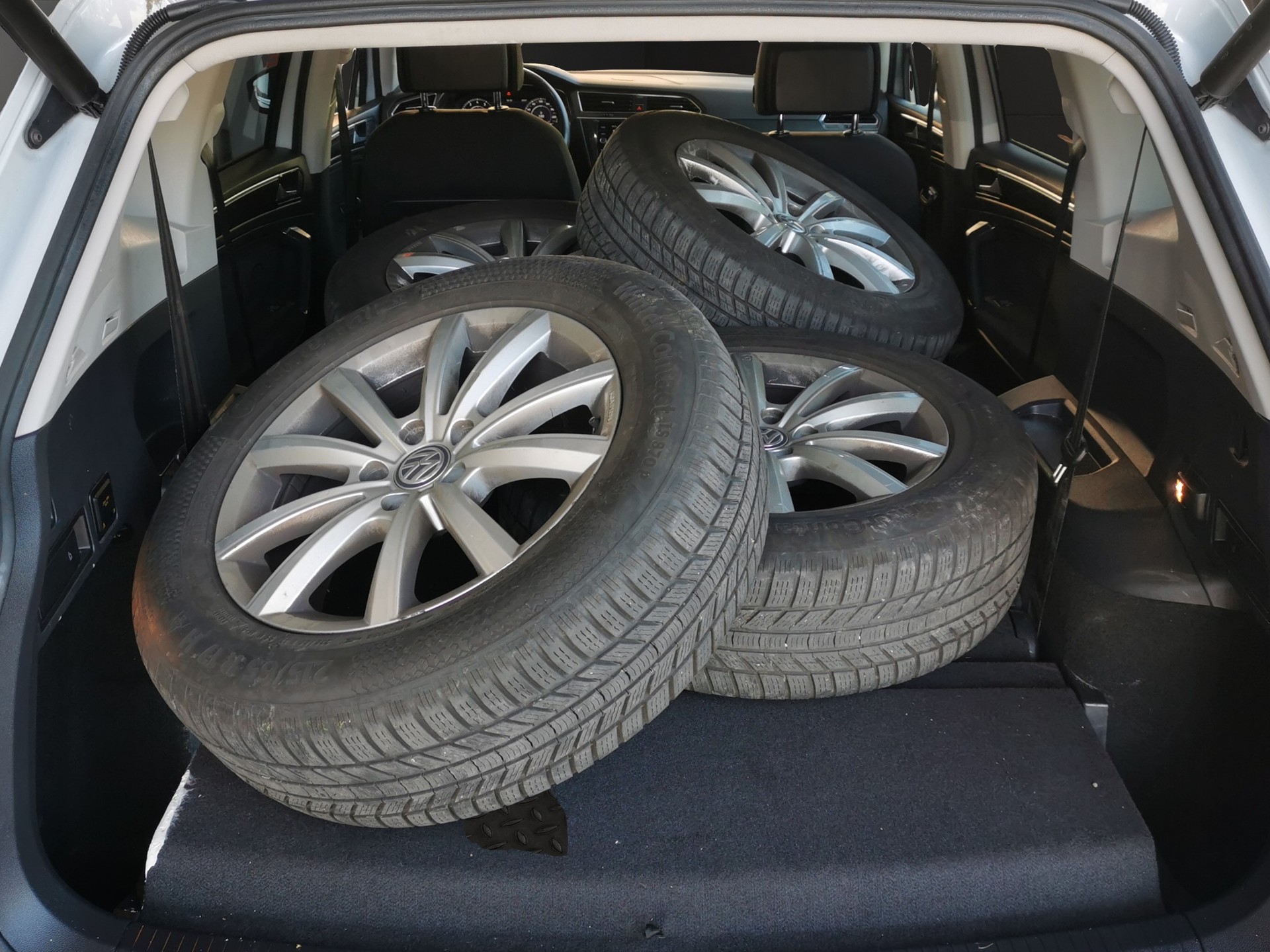 VW Tiguan Allspace 2.0TSI Comfortline 4Motion DSG-image-8