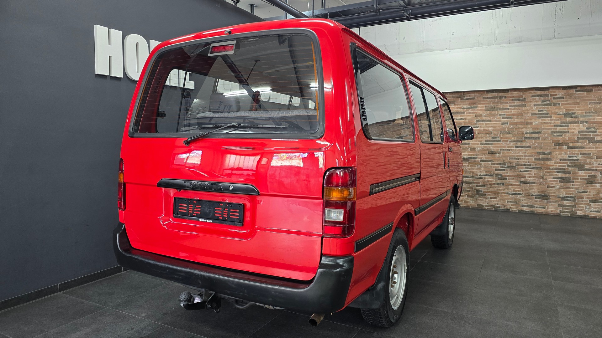 TOYOTA Hiace 2.4 4x4 Saloon Jub.-image-9