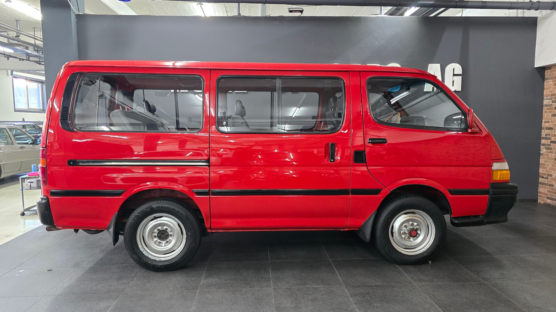 TOYOTA Hiace 2.4 4x4 Saloon Jub.-image-13