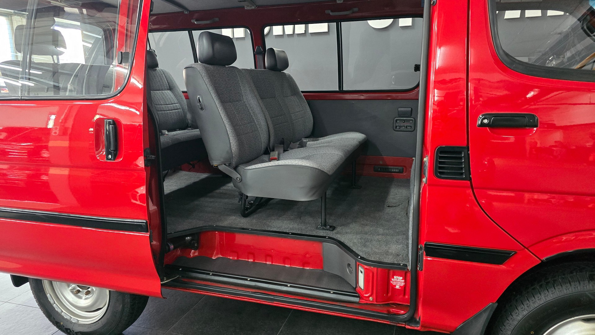 TOYOTA Hiace 2.4 4x4 Saloon Jub.-image-22