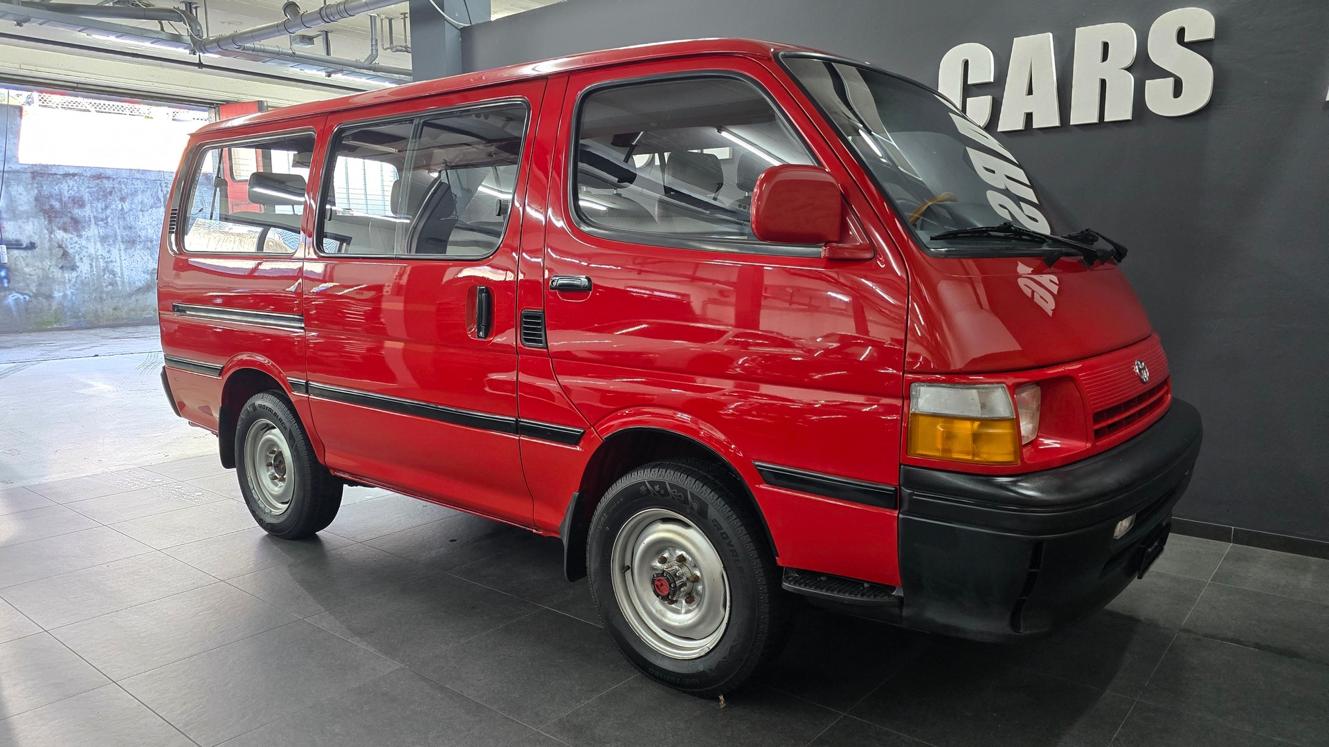 TOYOTA Hiace 2.4 4x4 Saloon Jub.-image-14