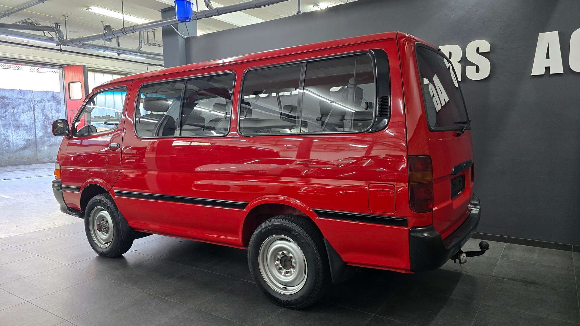 TOYOTA Hiace 2.4 4x4 Saloon Jub.-image-6