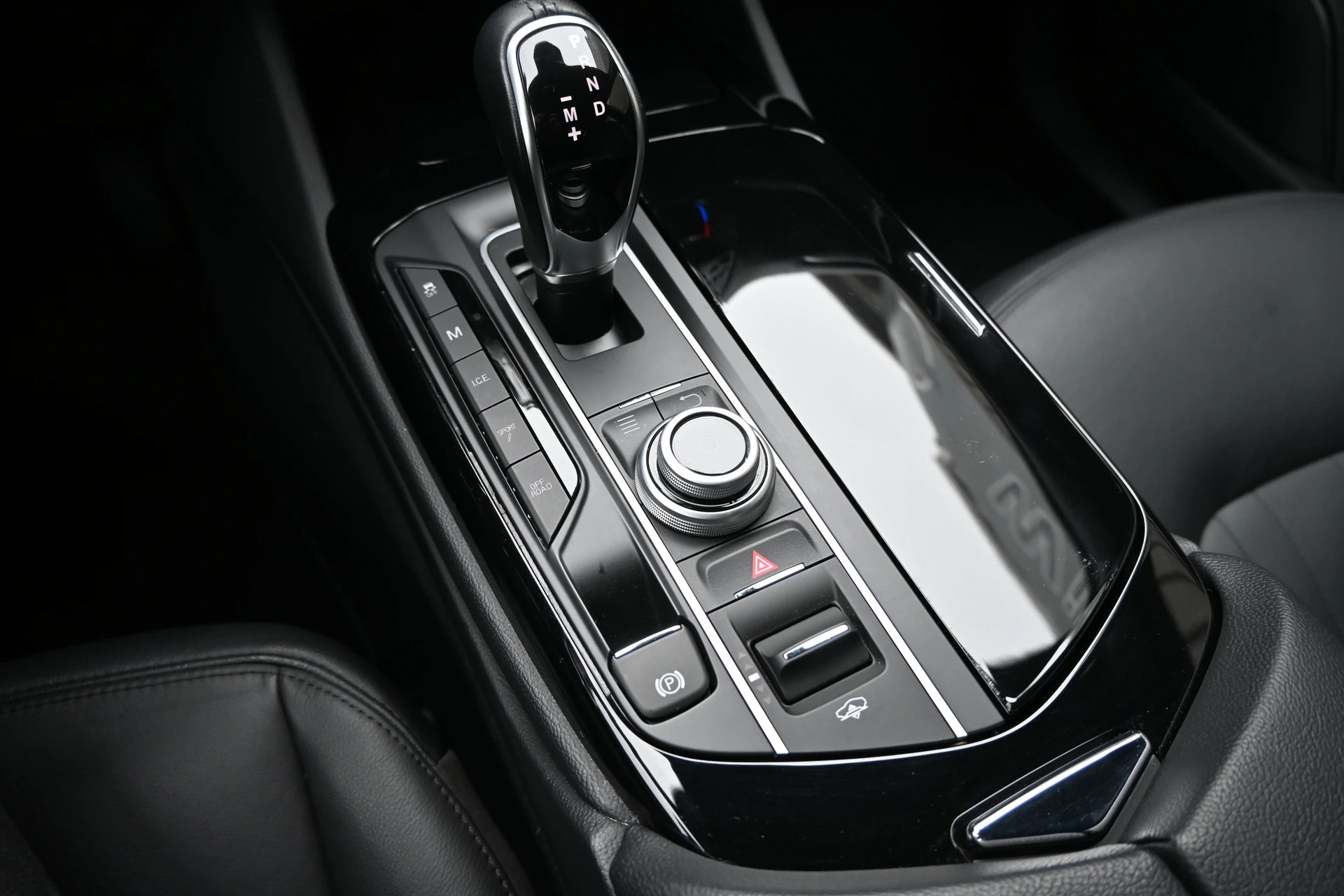 MASERATI Levante D 3.0 V6 Automatica 4X4 275PS (CH Auto)-image-19