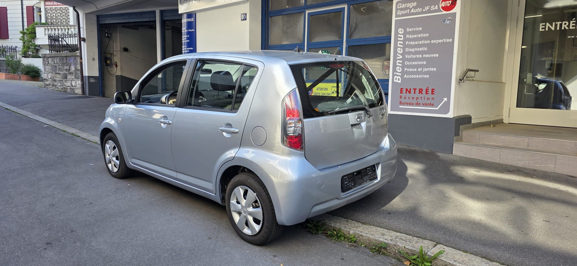 DAIHATSU Sirion 1.3 S Custom 4WD Automatic-showroom-element-3