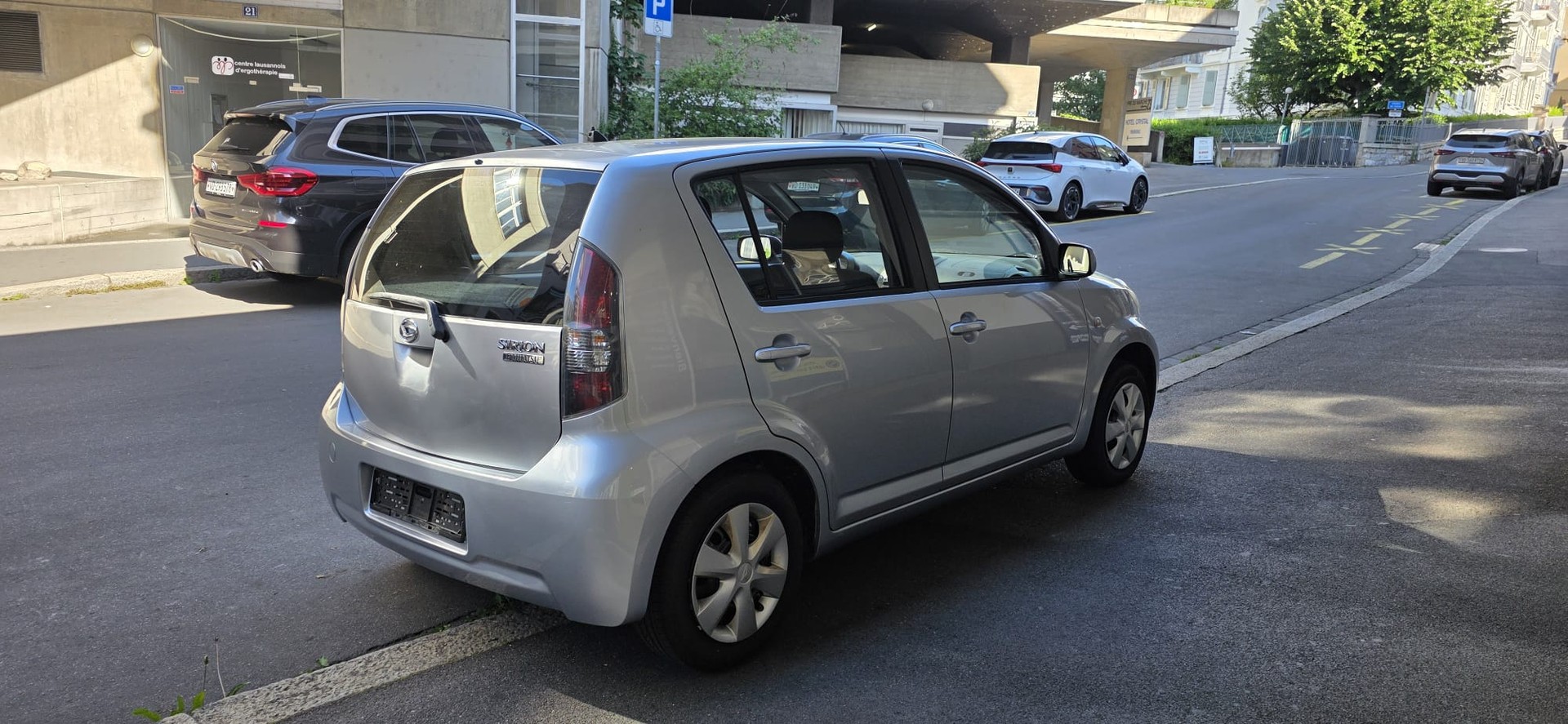 DAIHATSU Sirion 1.3 S Custom 4WD Automatic-showroom-element-1