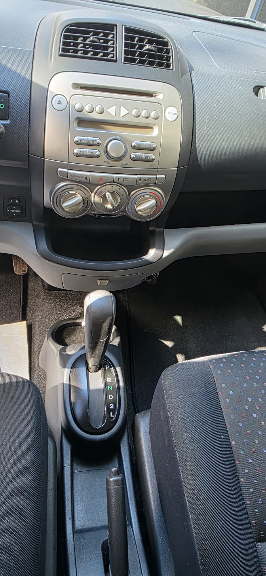 DAIHATSU Sirion 1.3 S Custom 4WD Automatic-image-5