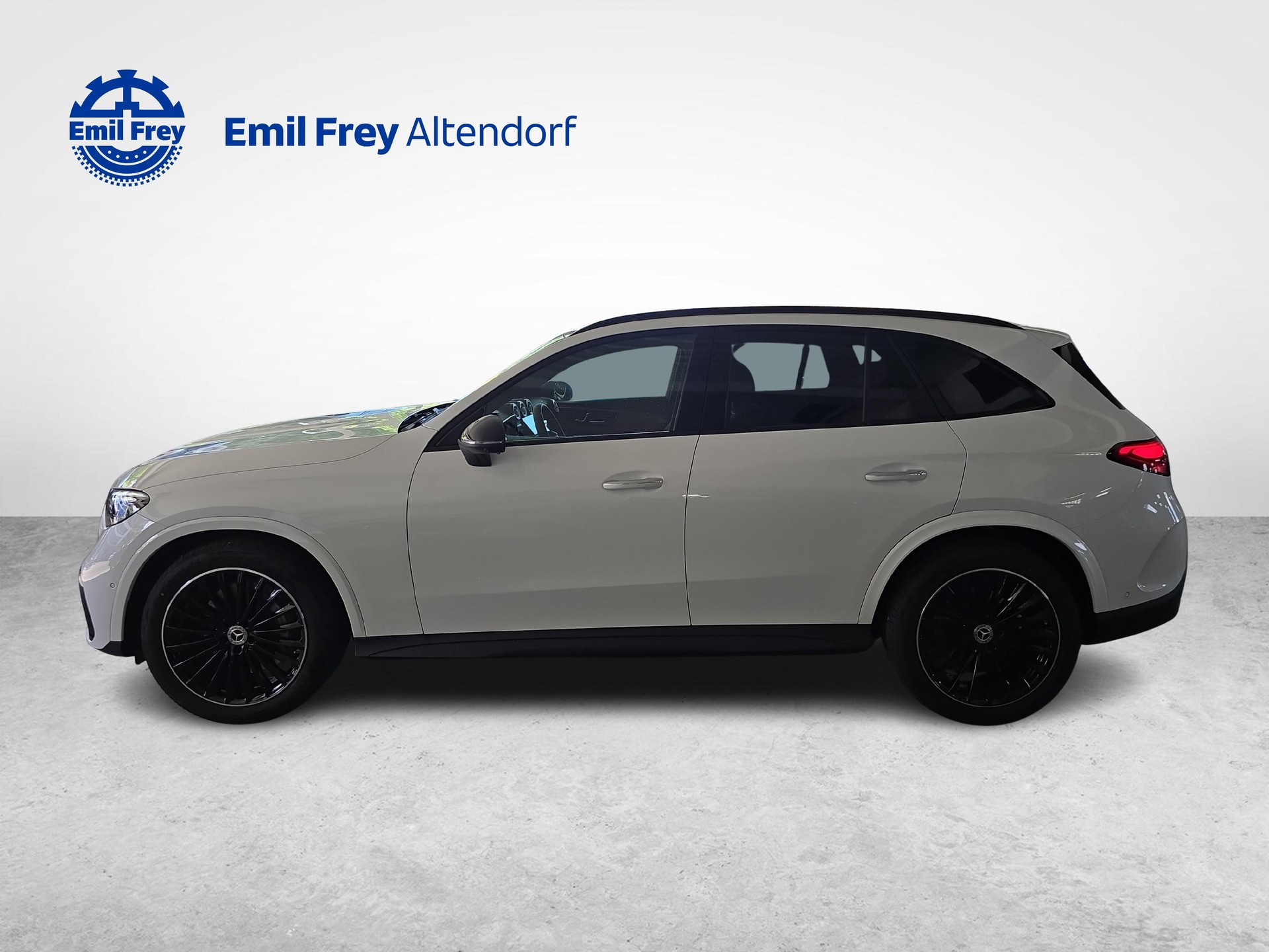 MERCEDES-BENZ GLC 300 d 4MATIC AMG Line-showroom-element-1