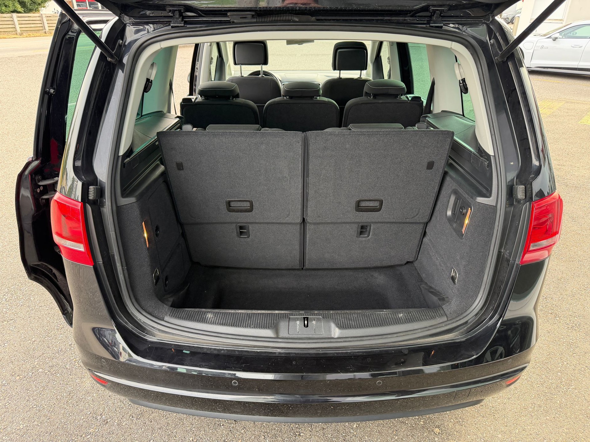 VW Sharan 1.4 TSI BlueMotion Technology Cup-image-26