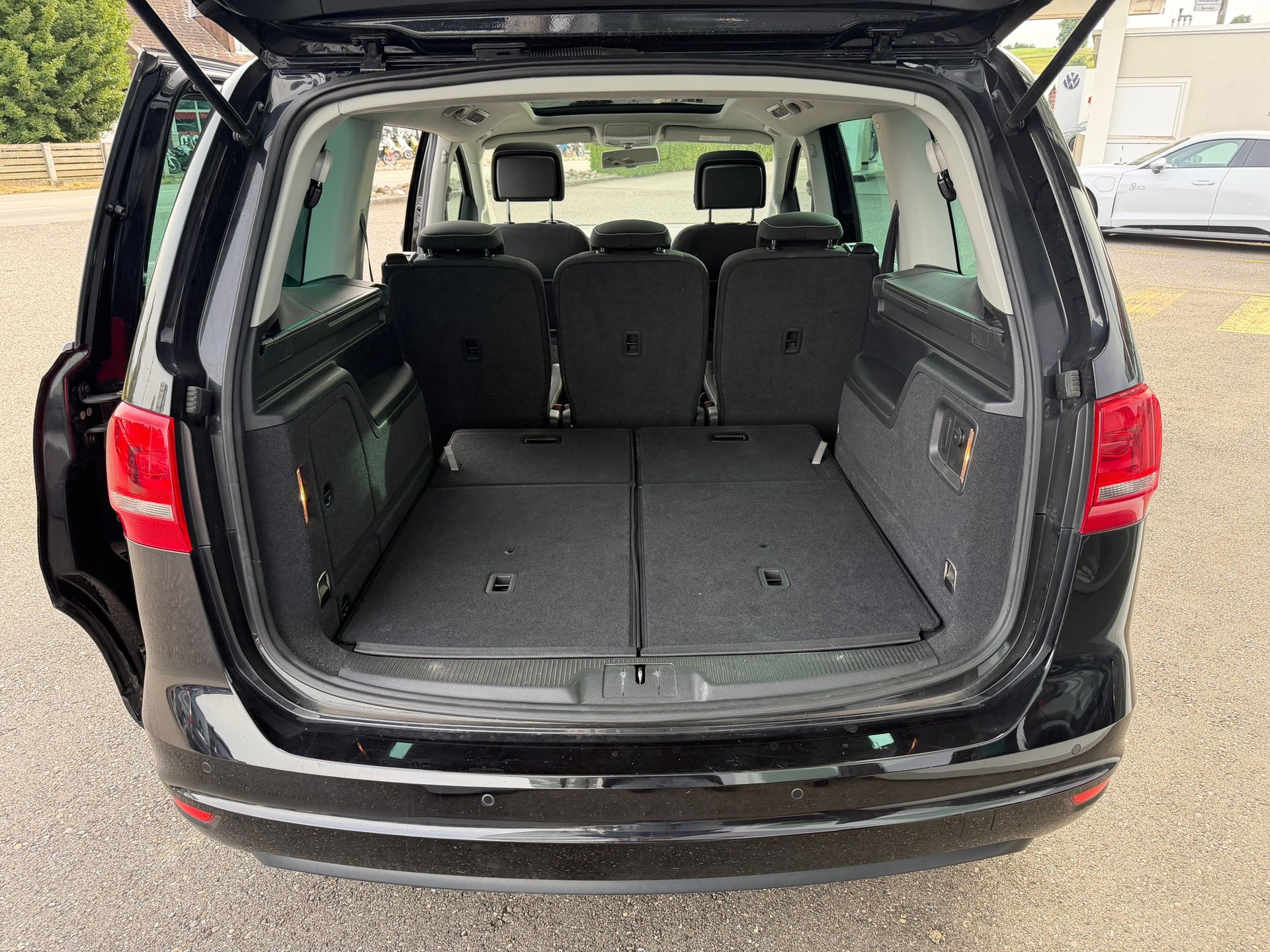 VW Sharan 1.4 TSI BlueMotion Technology Cup-image-25
