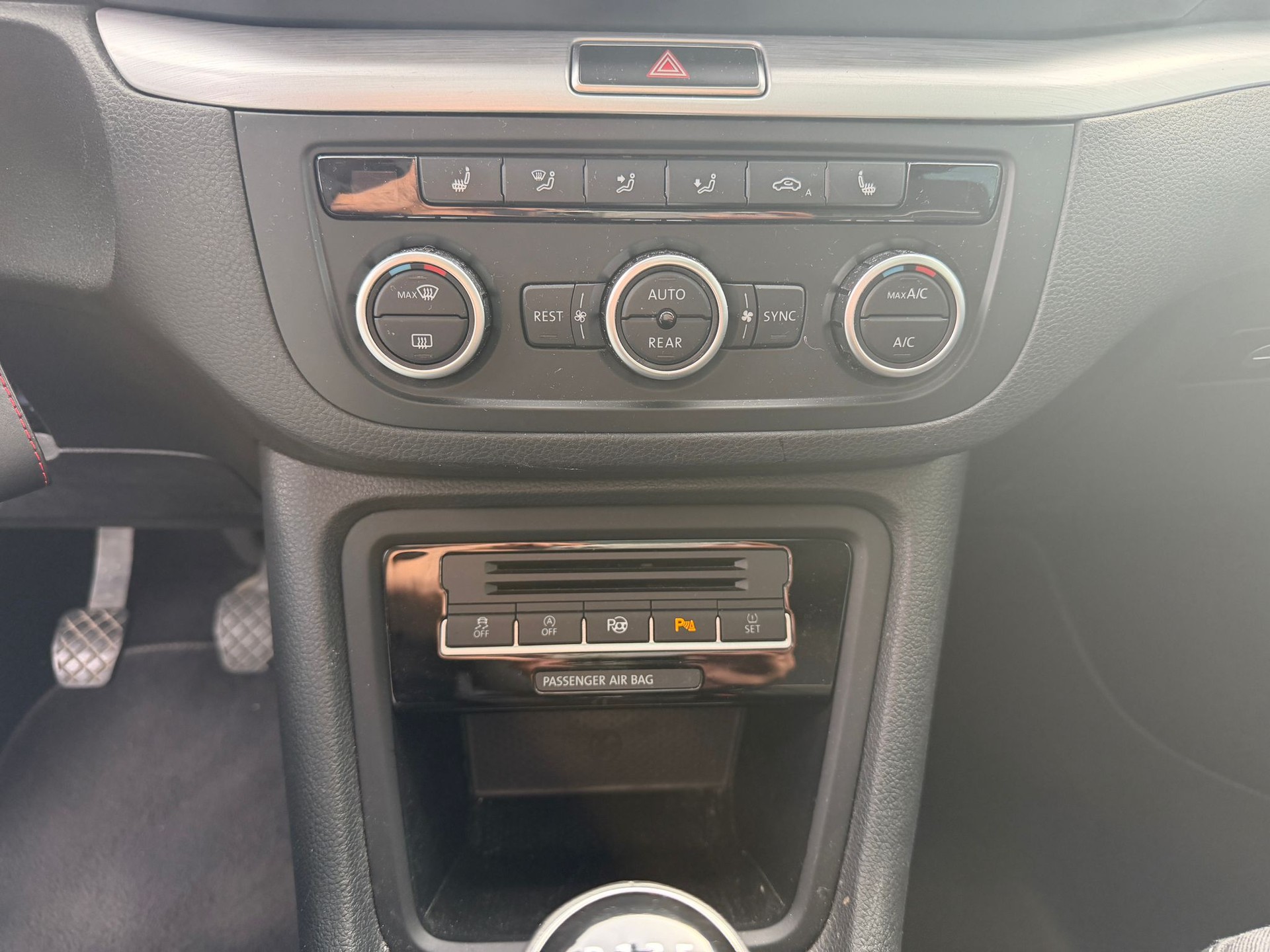 VW Sharan 1.4 TSI BlueMotion Technology Cup-image-19