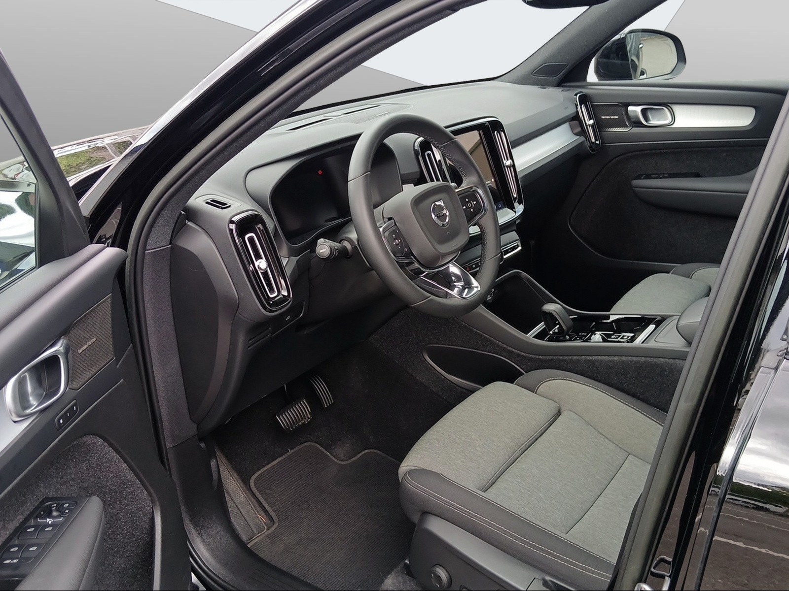 VOLVO XC40 2.0 B4 MH Plus Dark AWD-image-10