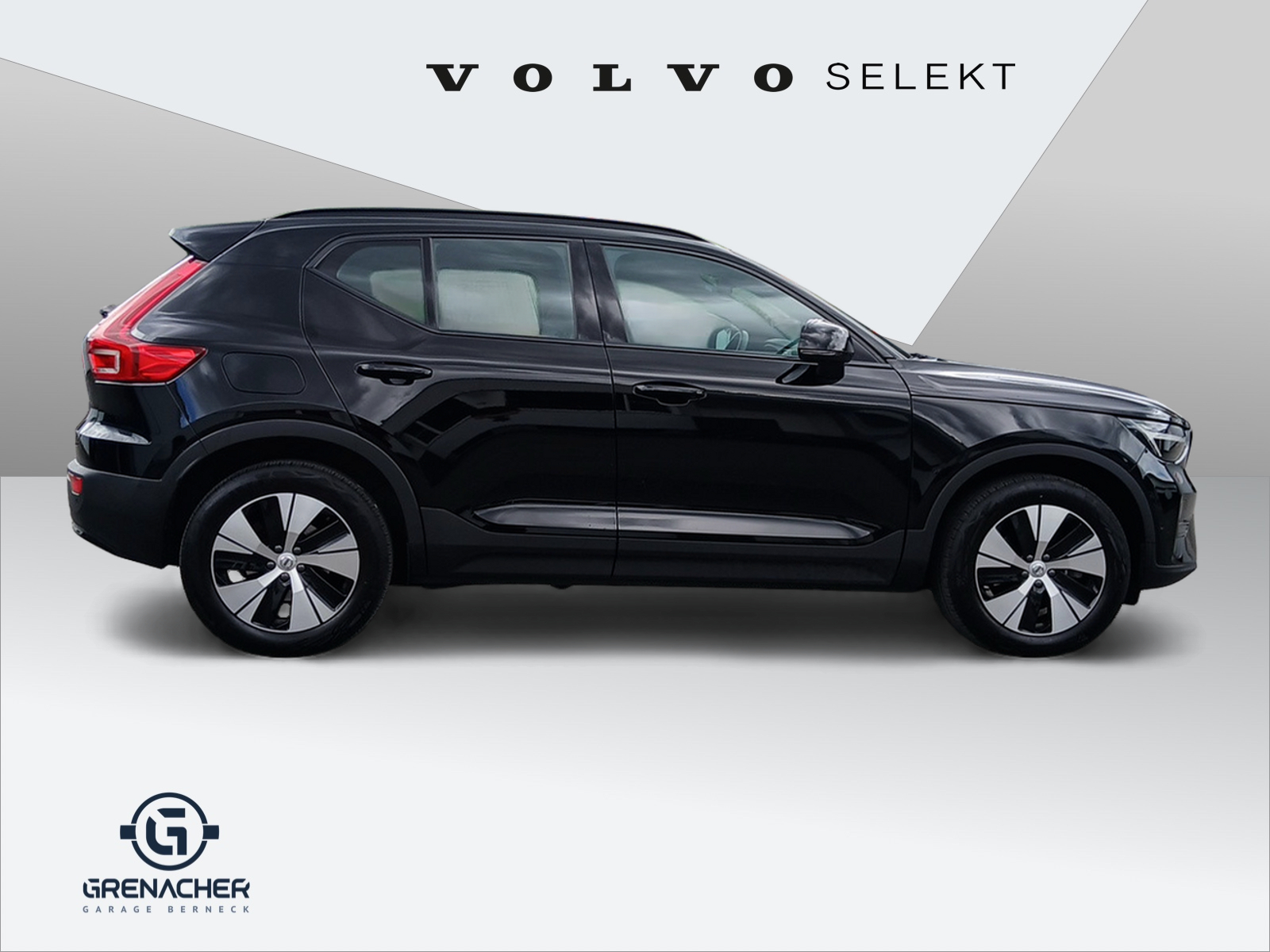 VOLVO XC40 2.0 B4 MH Plus Dark AWD-showroom-element-1