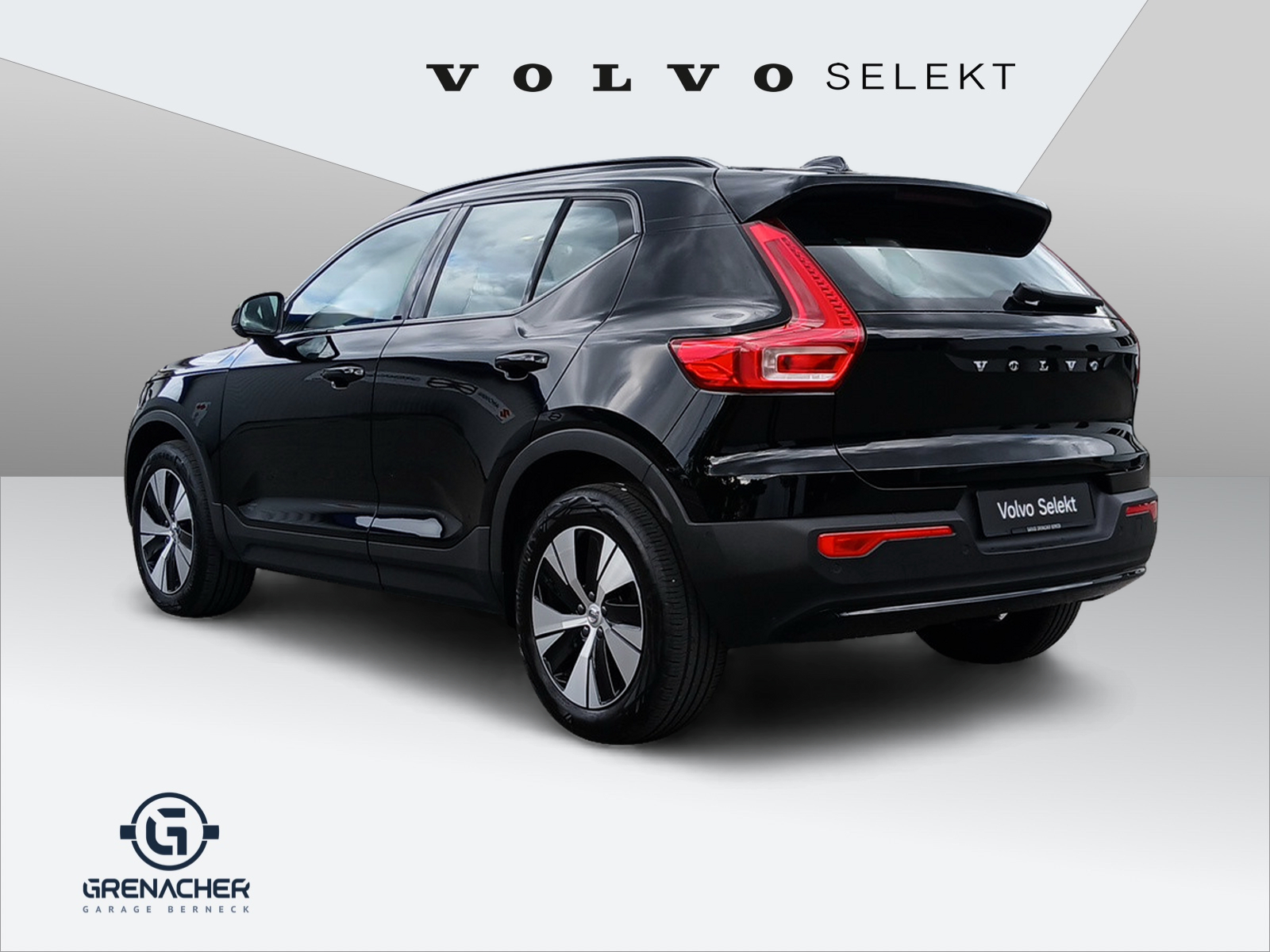 VOLVO XC40 2.0 B4 MH Plus Dark AWD-showroom-element-3