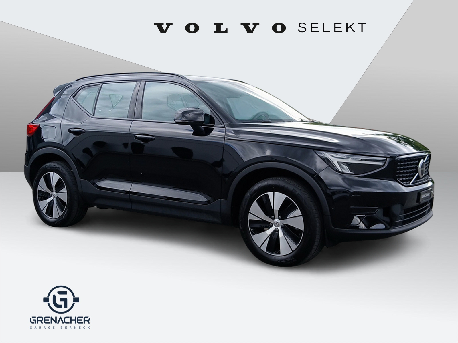 VOLVO XC40 2.0 B4 MH Plus Dark AWD-image-4