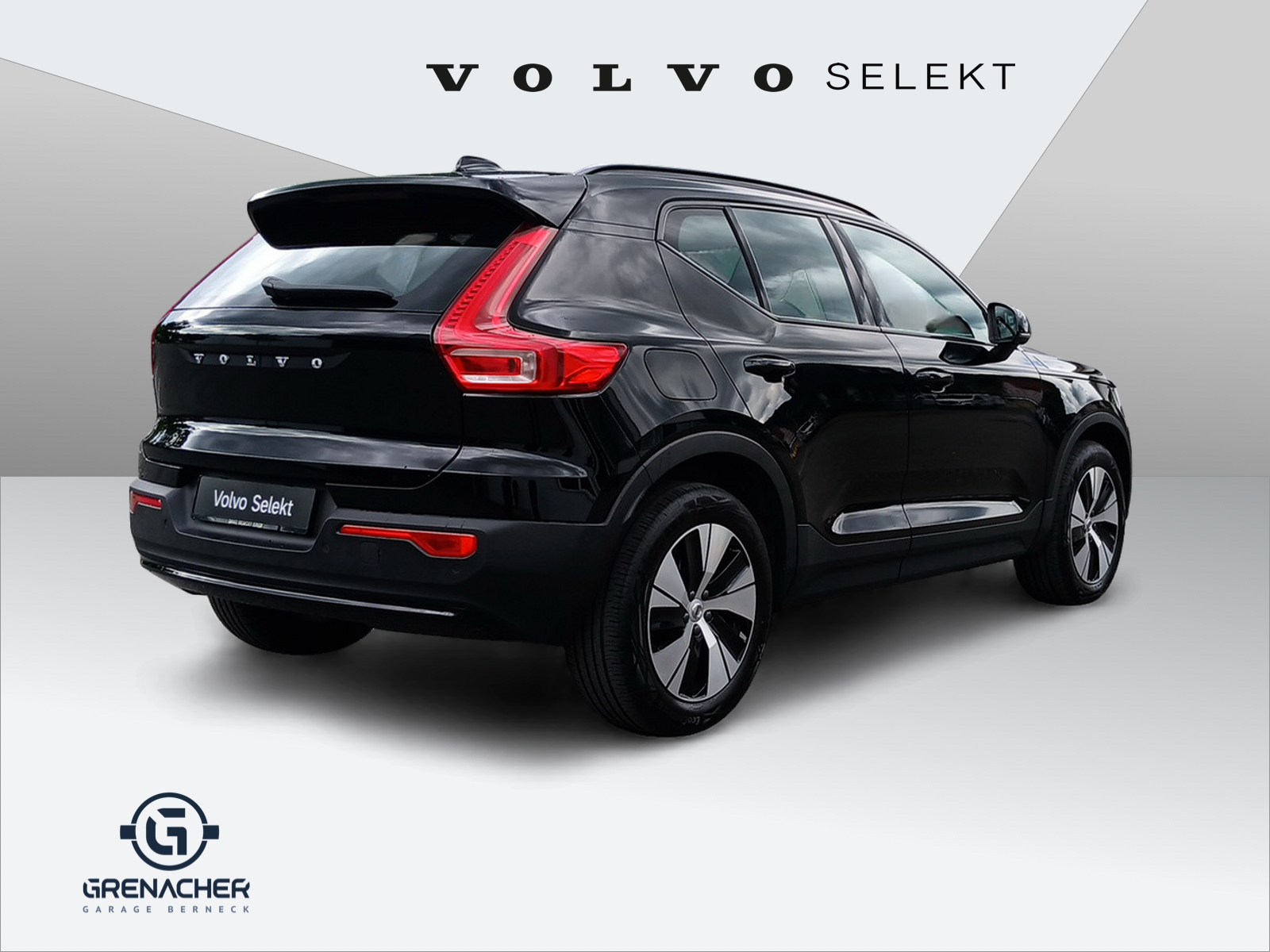VOLVO XC40 2.0 B4 MH Plus Dark AWD-image-5