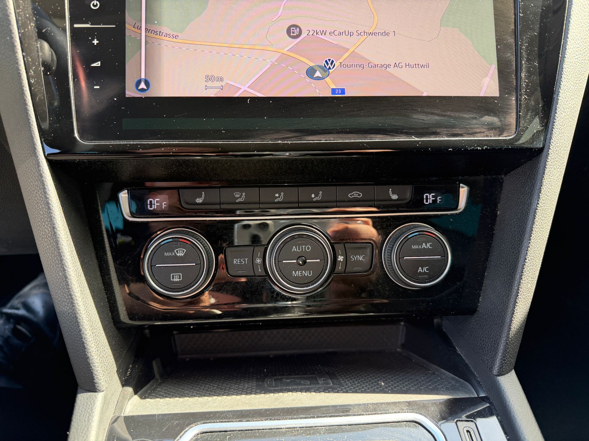 VW Passat 2.0 TDI BMT Elegance 4Motion DSG-image-19