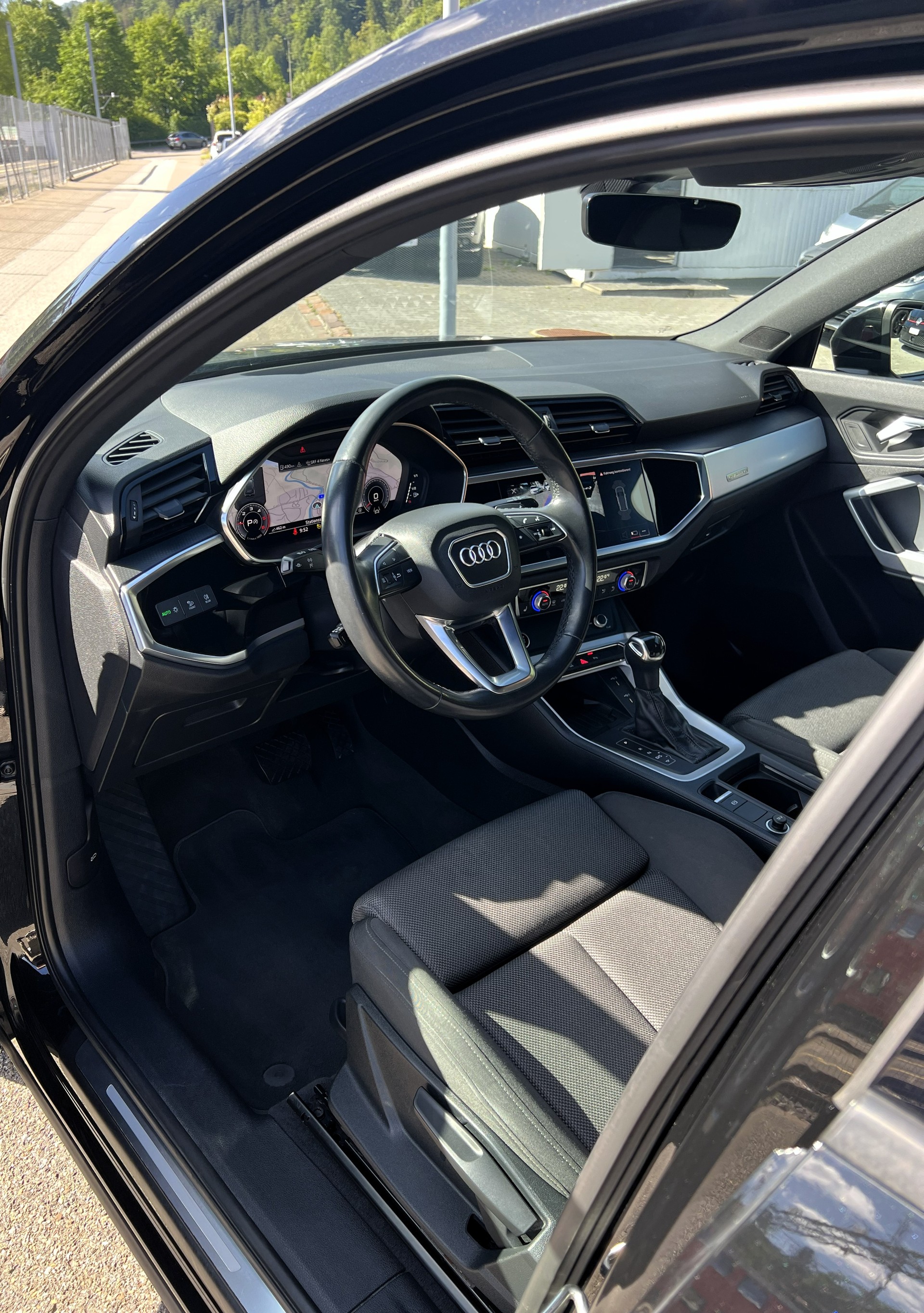AUDI Q3 40 TDI advanced quattro S-tronic-image-16