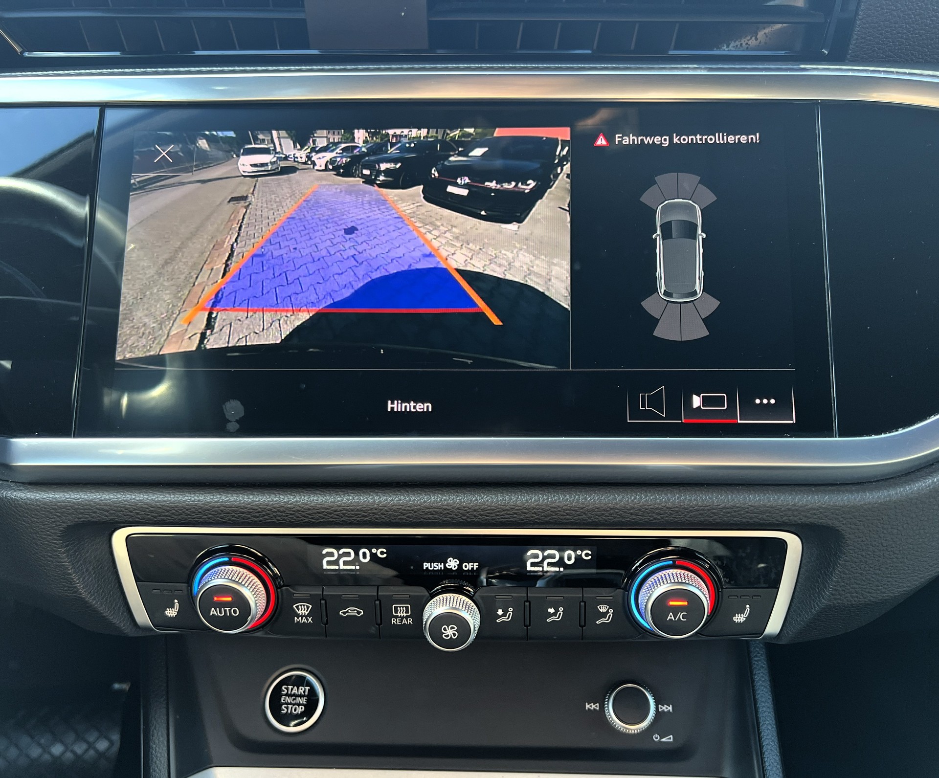 AUDI Q3 40 TDI advanced quattro S-tronic-image-18