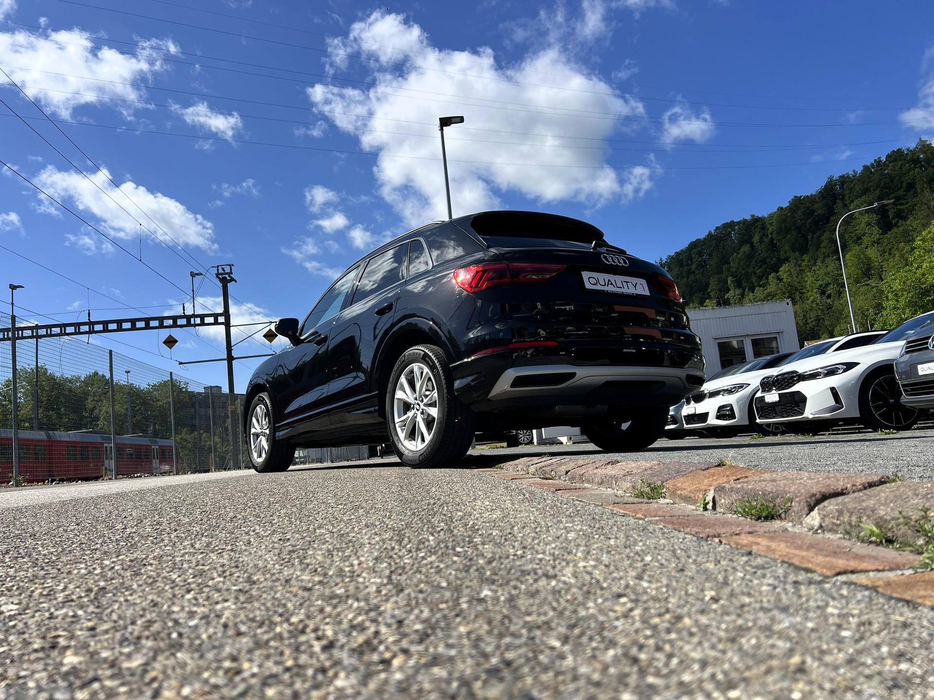 AUDI Q3 40 TDI advanced quattro S-tronic-image-9