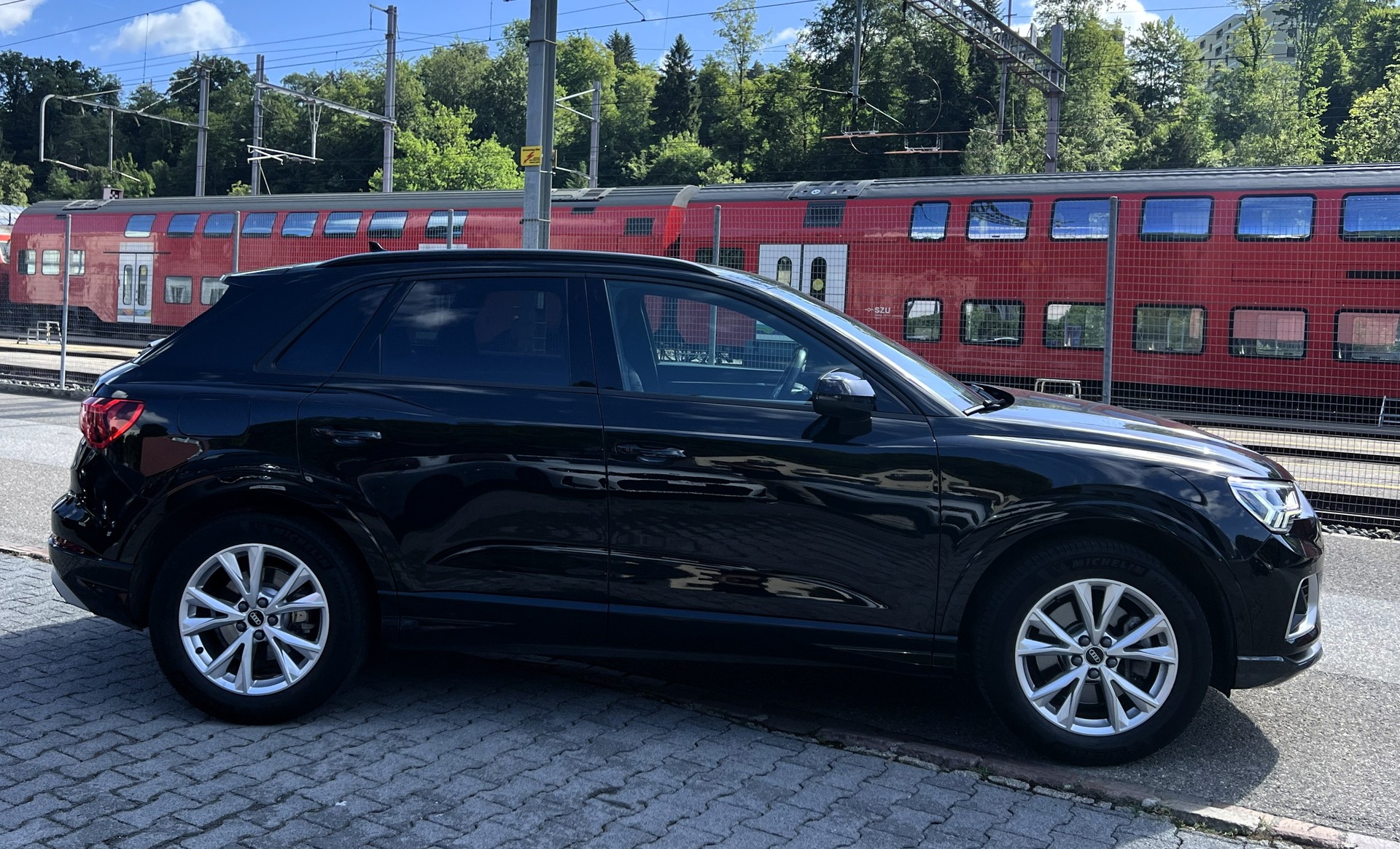AUDI Q3 40 TDI advanced quattro S-tronic-image-5