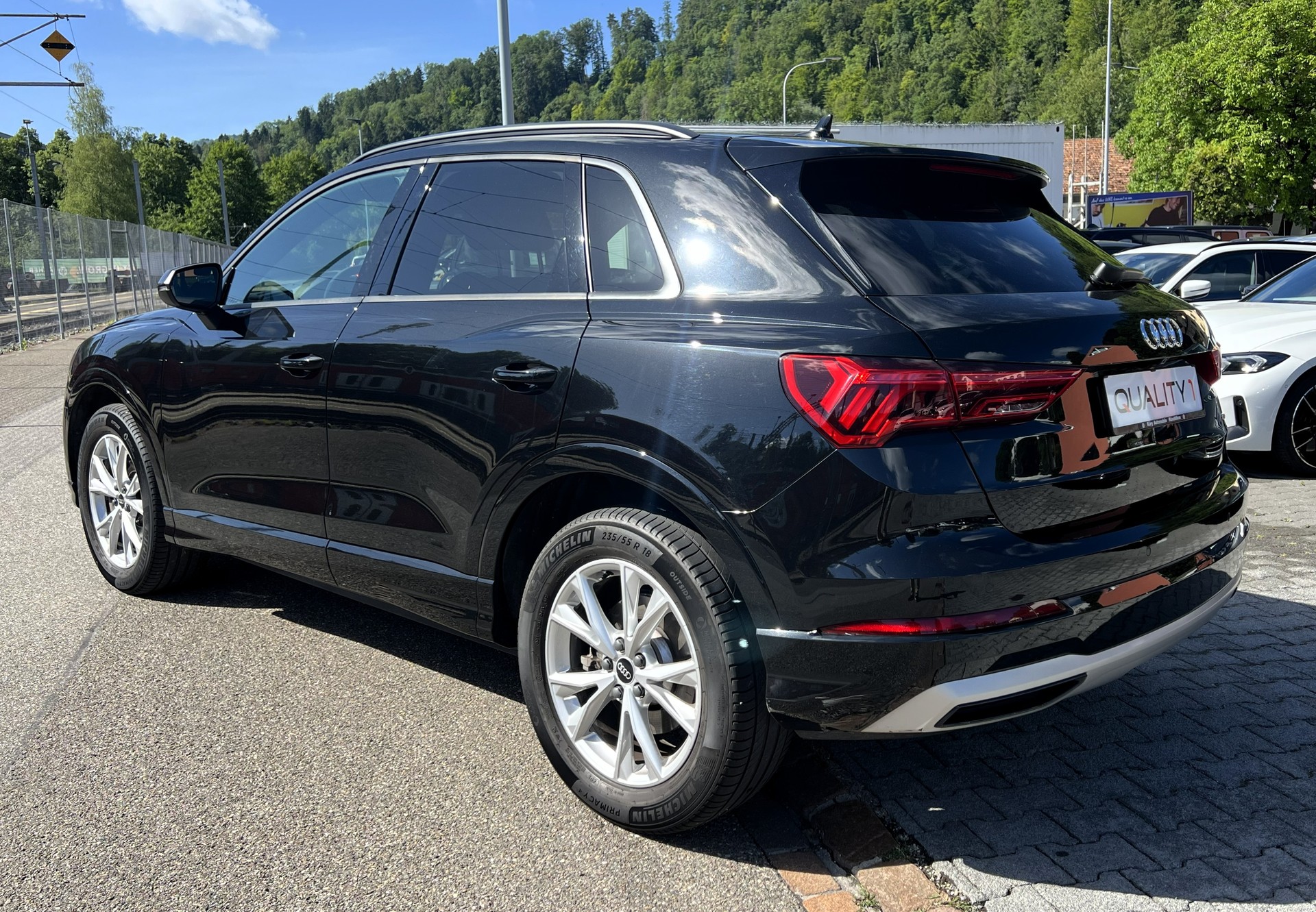 AUDI Q3 40 TDI advanced quattro S-tronic-showroom-element-2