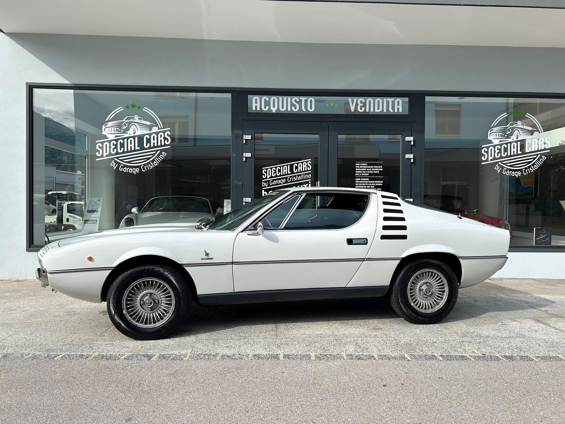 ALFA ROMEO MONTREAL-showroom-element-1