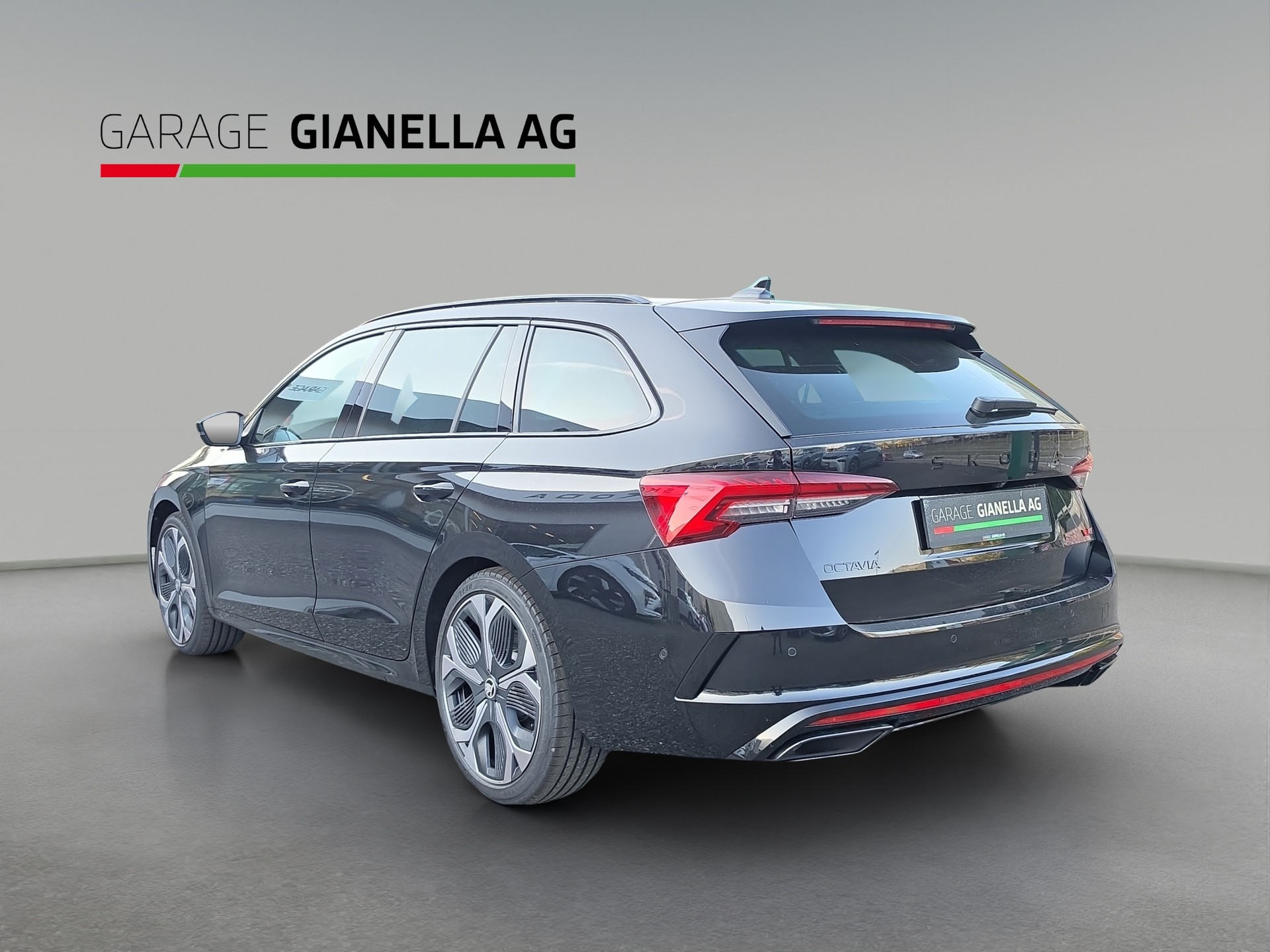 SKODA Octavia Combi 2.0 TSI DSG RS 30 Years Edition-showroom-element-2