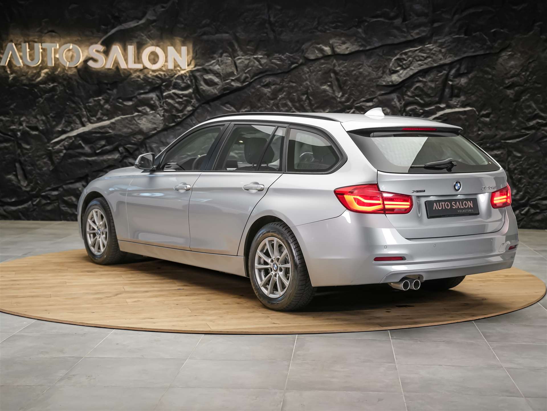 BMW 320d xDrive Touring Steptronic *Head Up Display*Abstandsregler*Adaptiver LED Scheinwerfer*-showroom-element-3