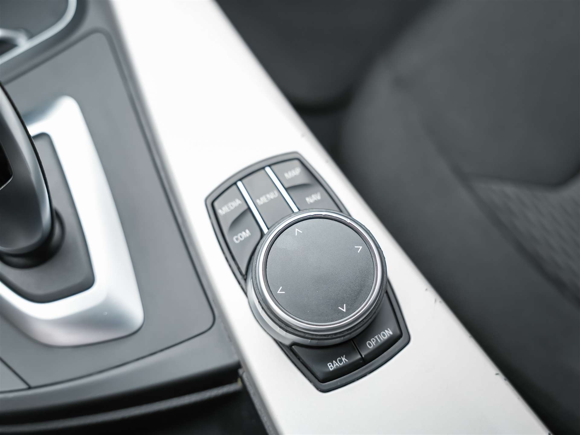 BMW 320d xDrive Touring Steptronic *Head Up Display*Abstandsregler*Adaptiver LED Scheinwerfer*-image-21