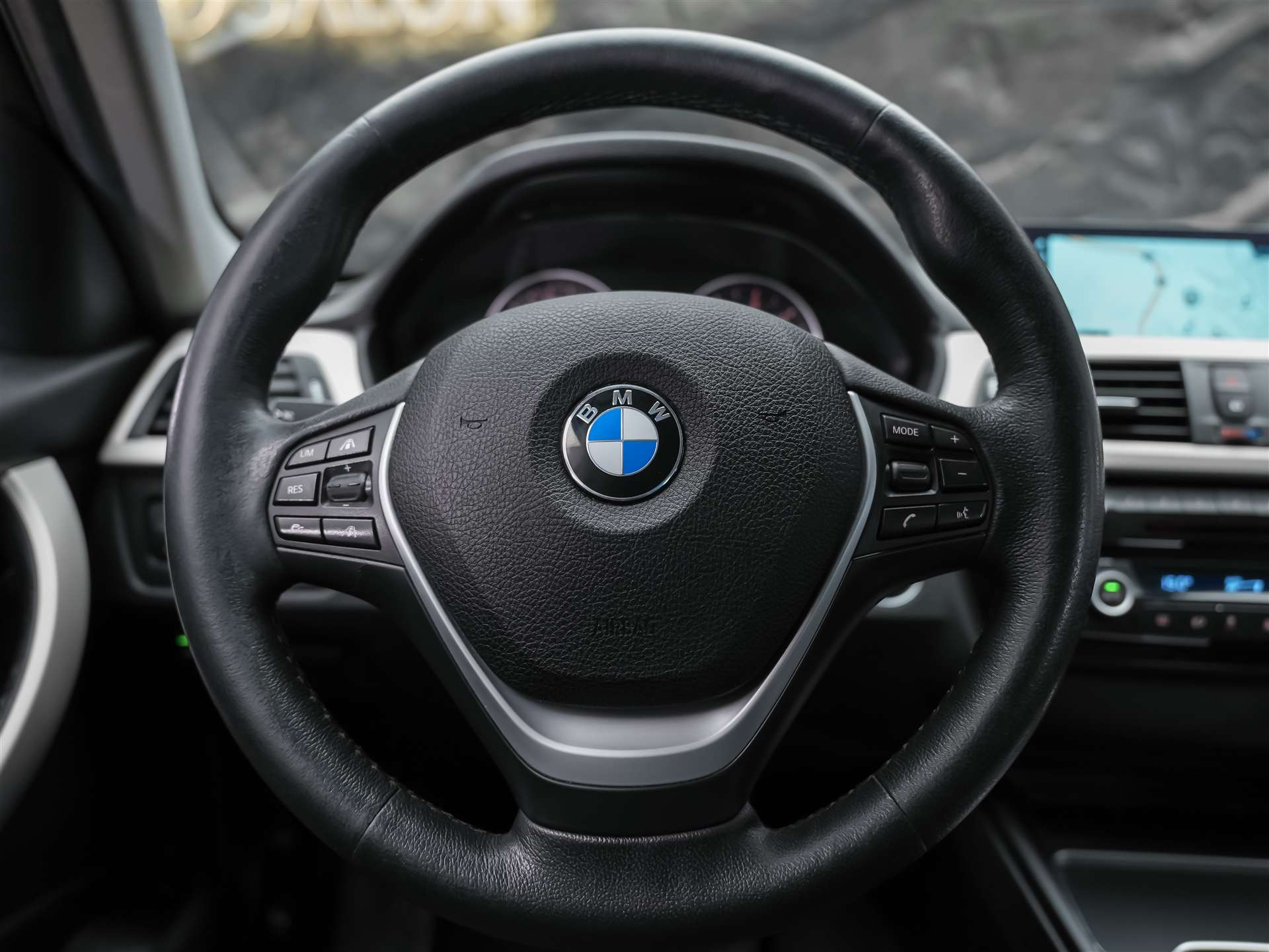 BMW 320d xDrive Touring Steptronic *Head Up Display*Abstandsregler*Adaptiver LED Scheinwerfer*-image-25