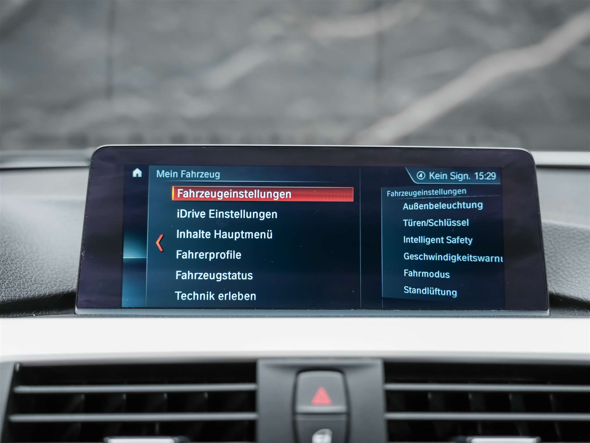 BMW 320d xDrive Touring Steptronic *Head Up Display*Abstandsregler*Adaptiver LED Scheinwerfer*-image-30