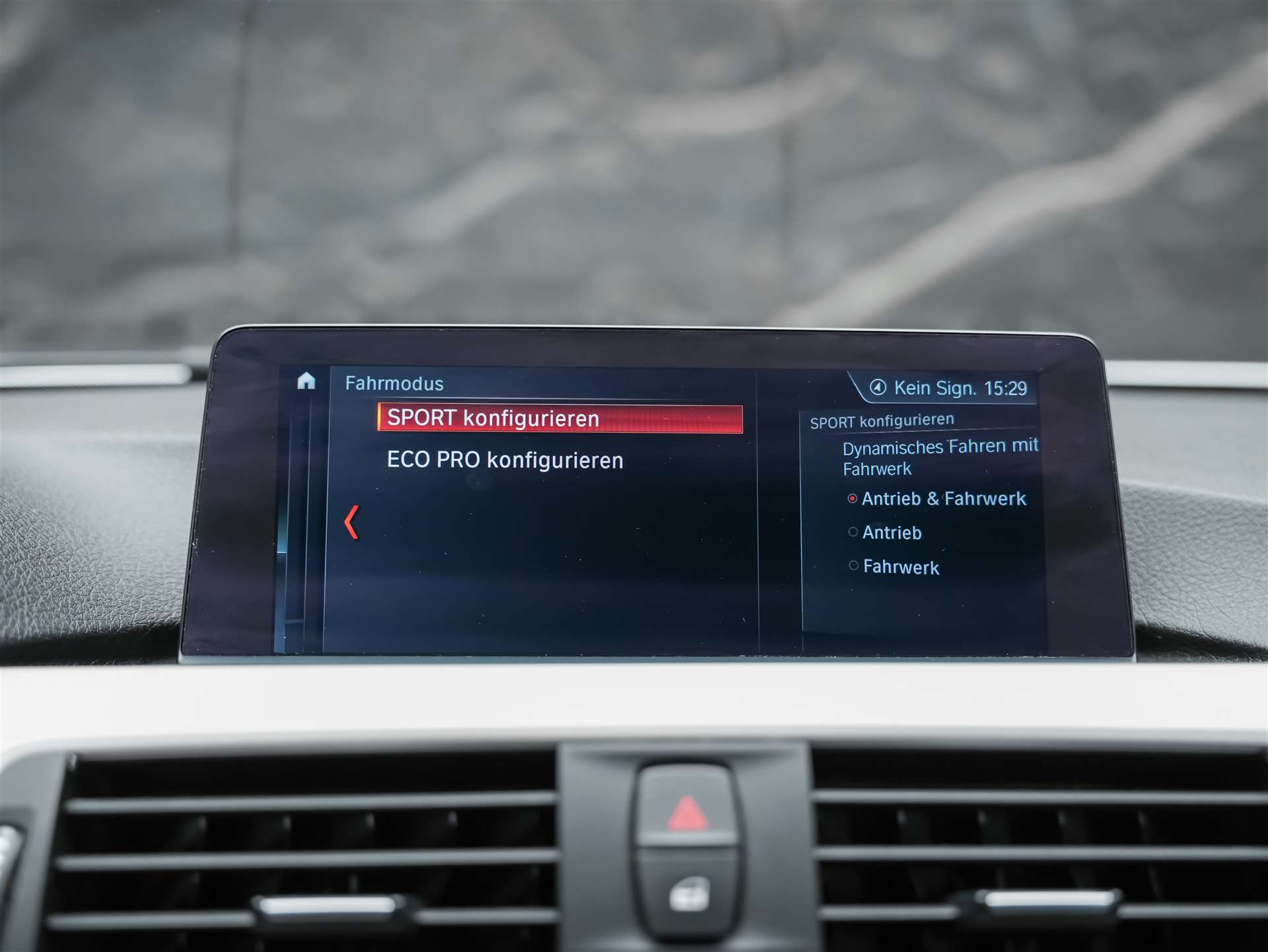 BMW 320d xDrive Touring Steptronic *Head Up Display*Abstandsregler*Adaptiver LED Scheinwerfer*-image-33