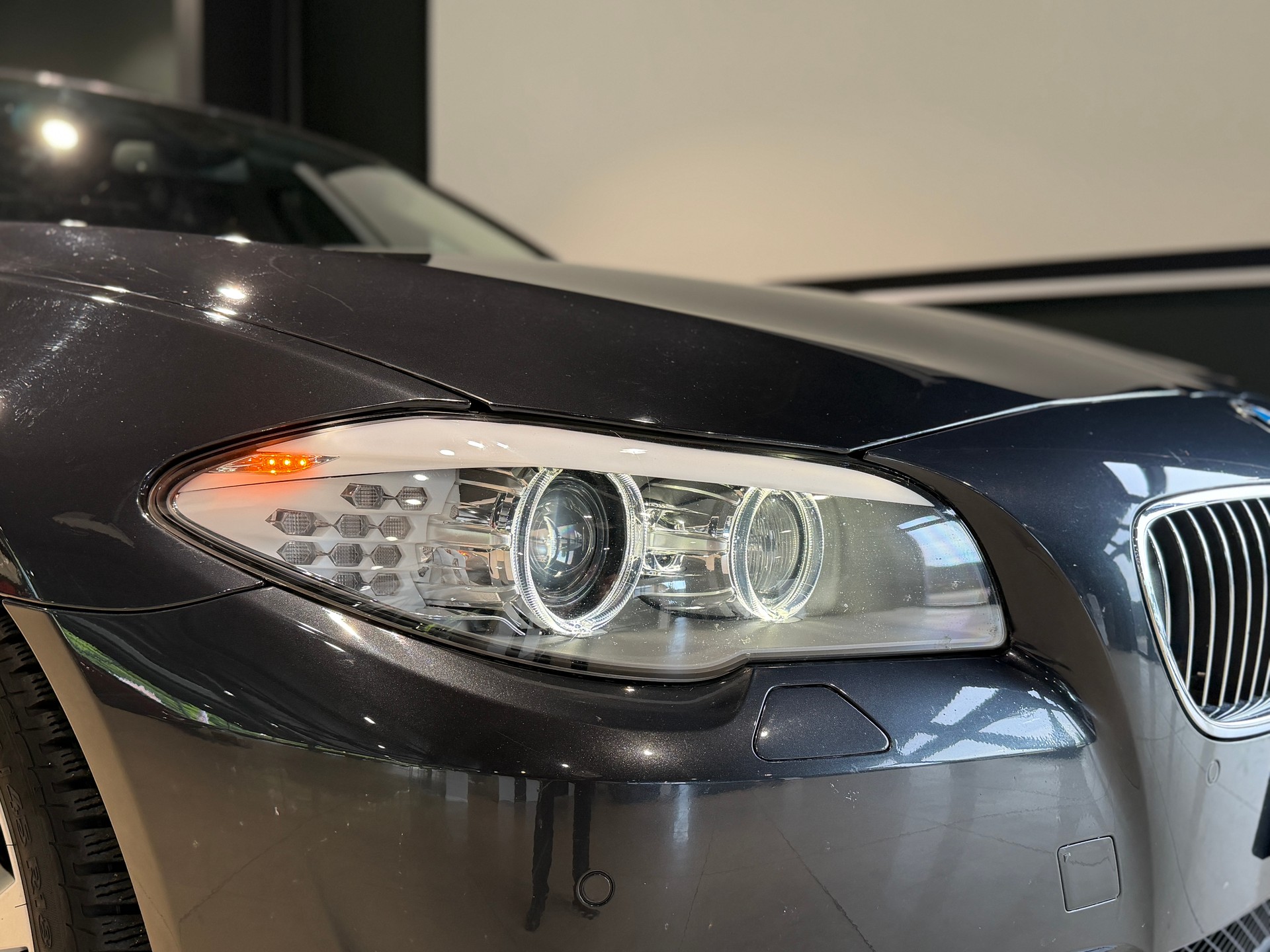 BMW 530 d Steptronic-showroom-element-2